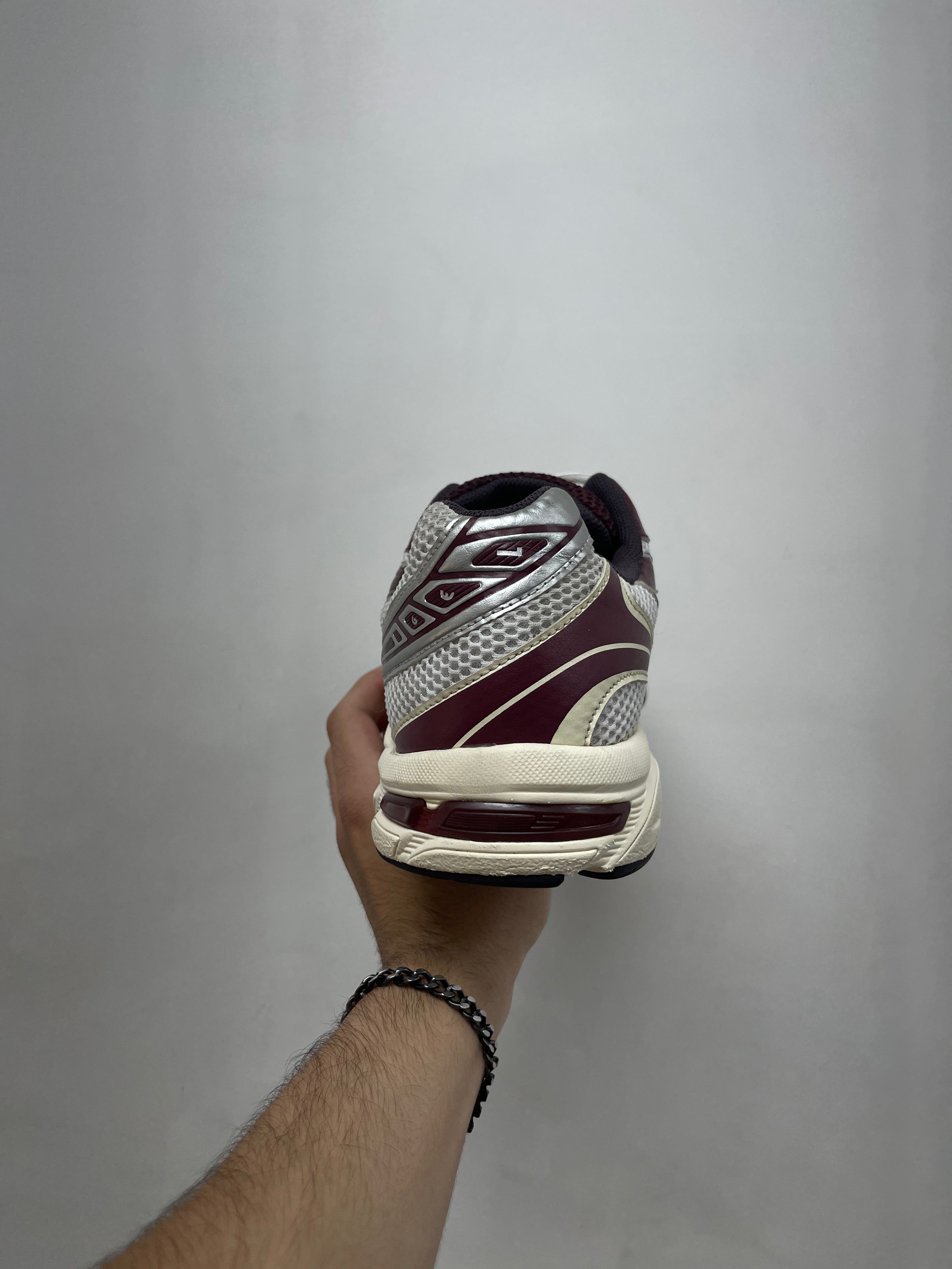 ASICS Maroon Cream Gel-1130 Sneakers