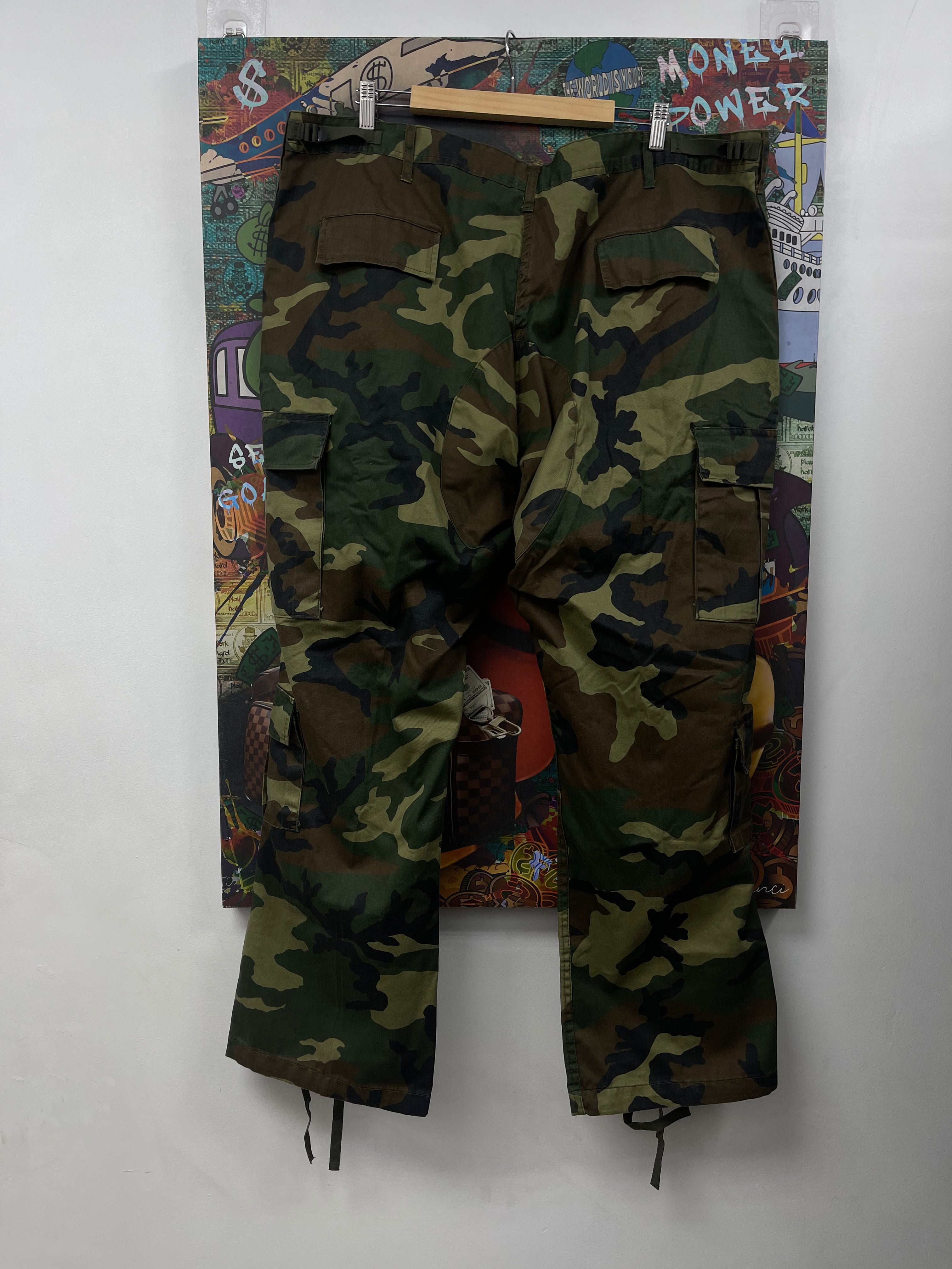 GV Gallery Camo Raspberry Hills Cargo Pants