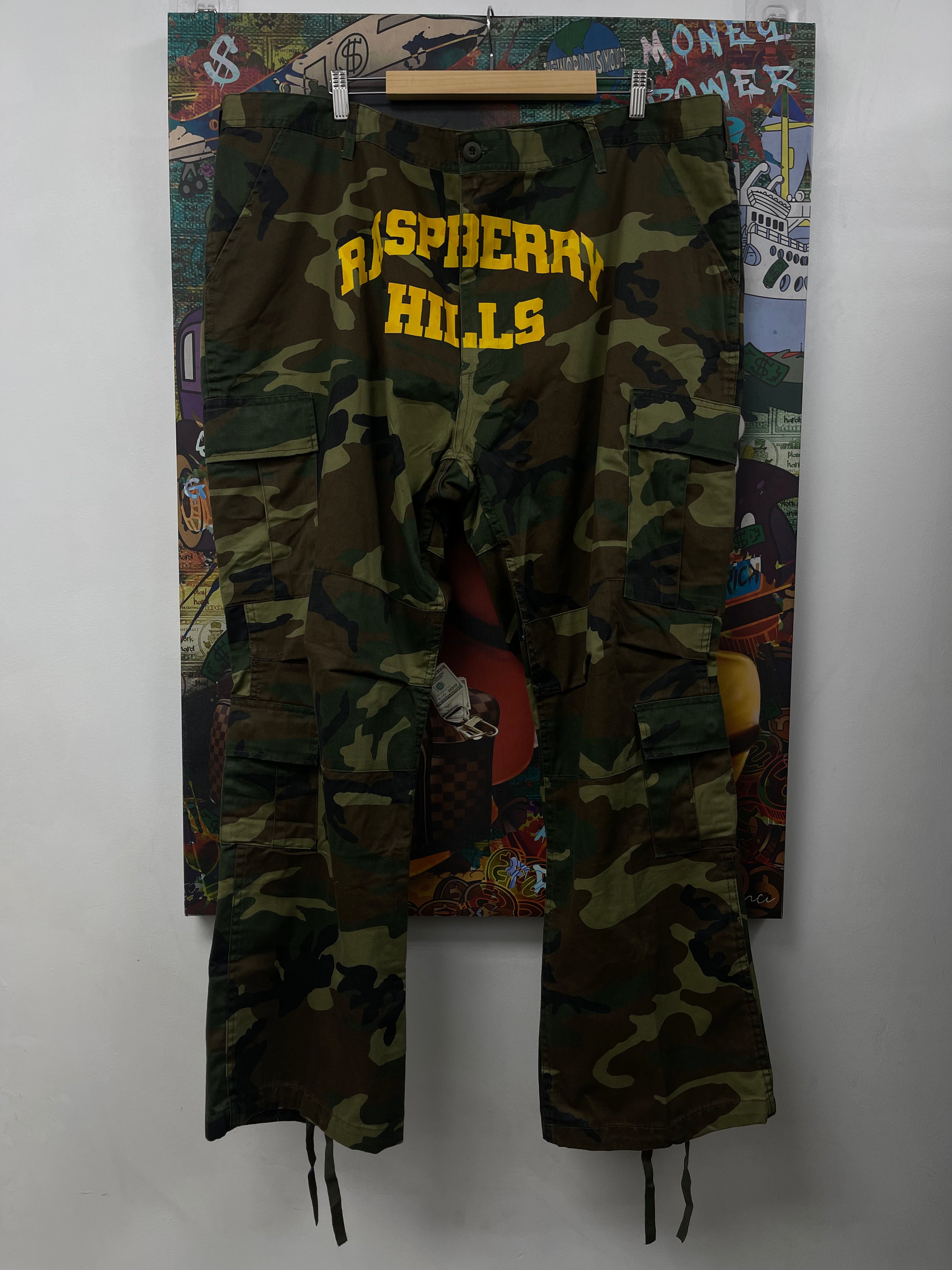 GV Gallery Camo Raspberry Hills Cargo Pants