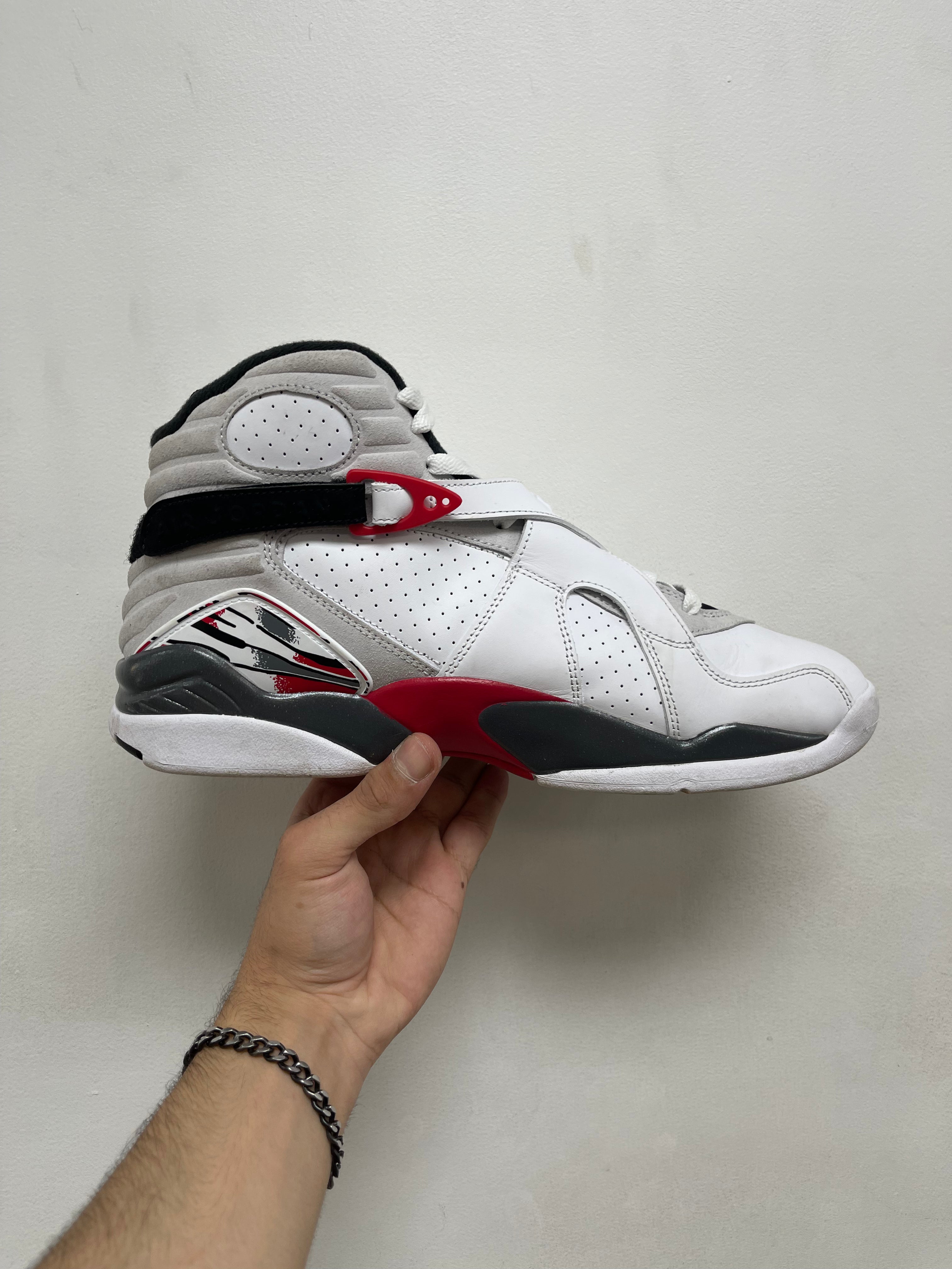 Jordan 8 Bugs Bunny Sneakers