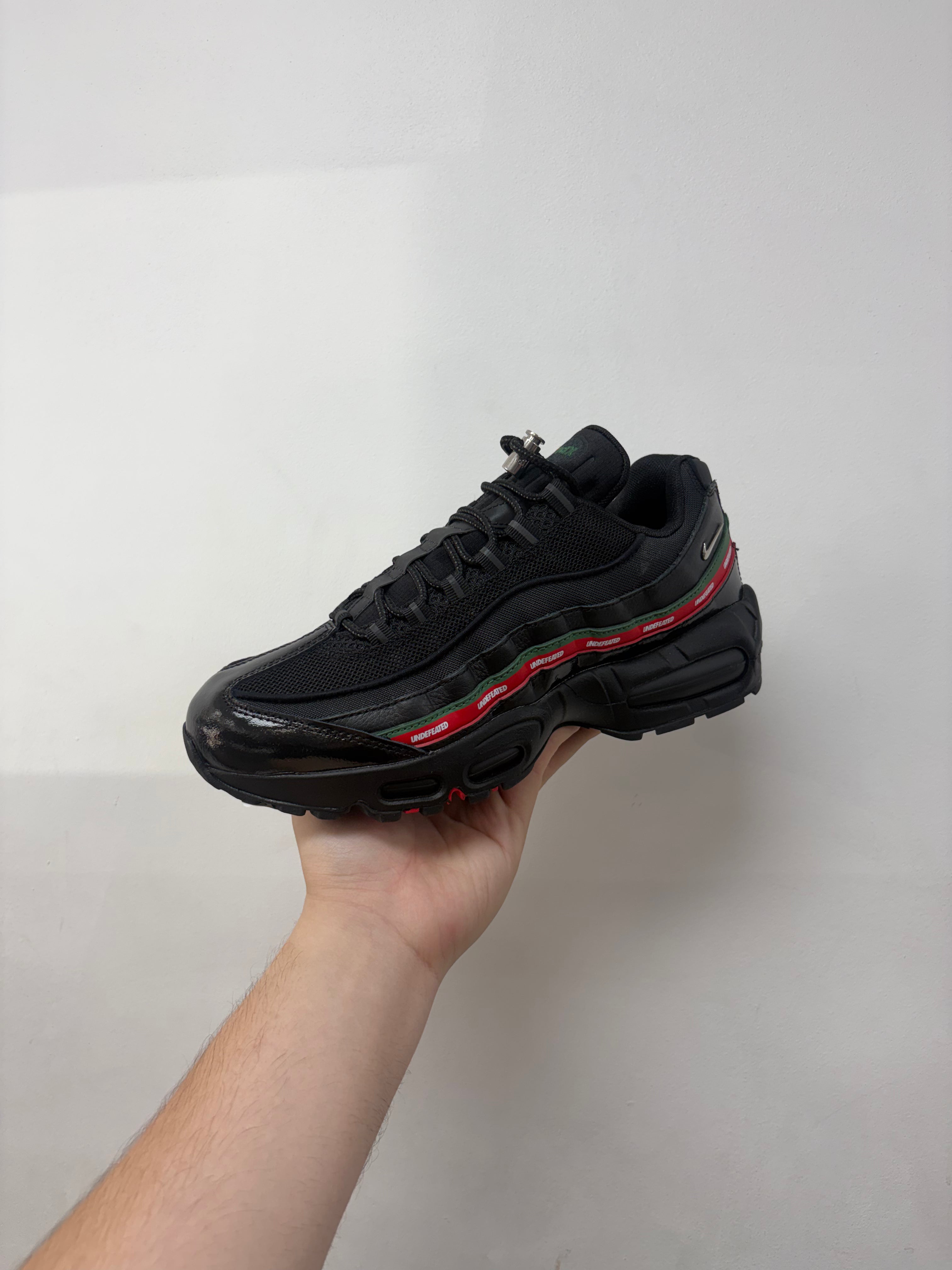 Nike AM95 Undefeated Sneakers