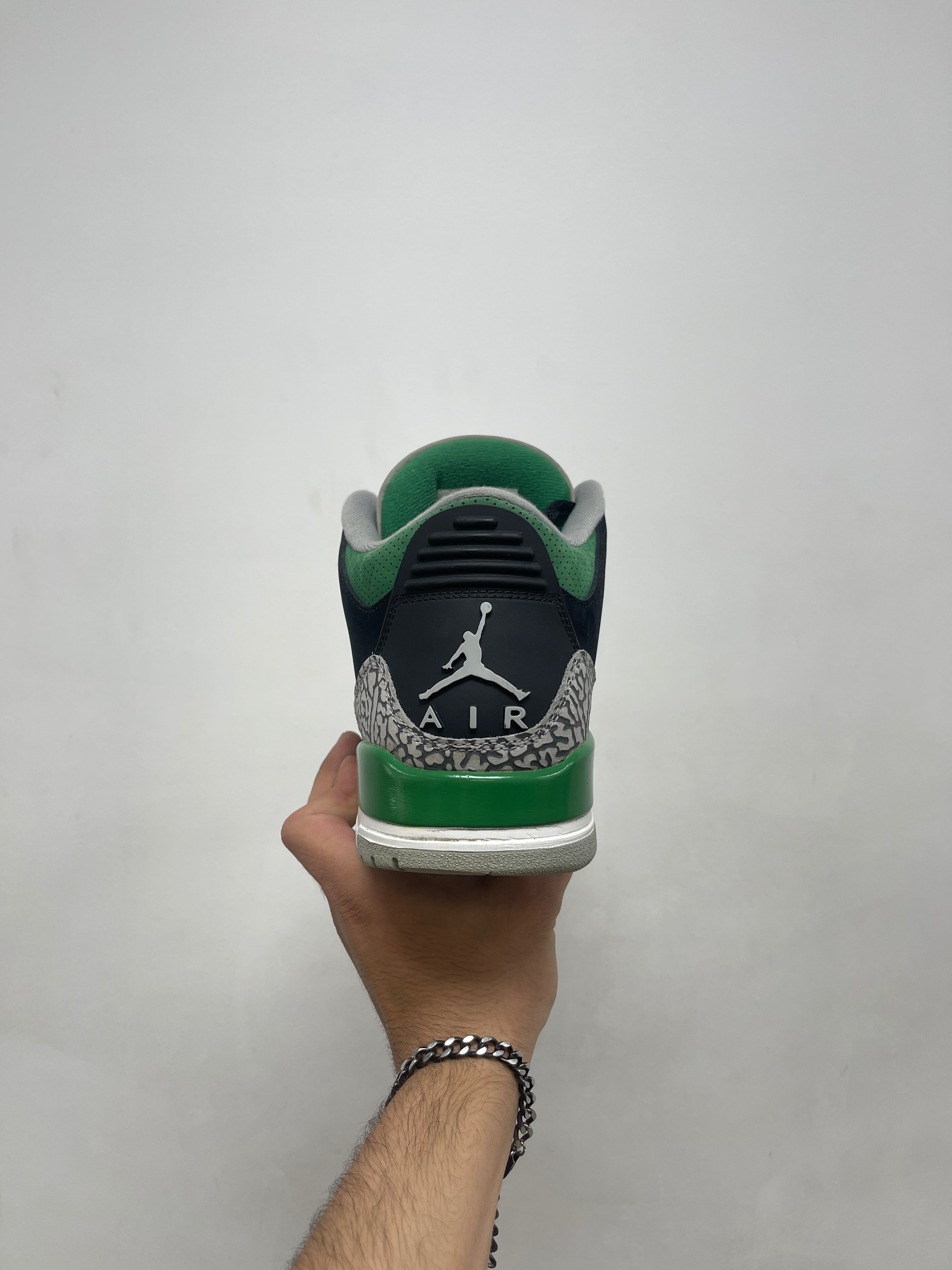 Jordan 3 Pine Green Sneakers