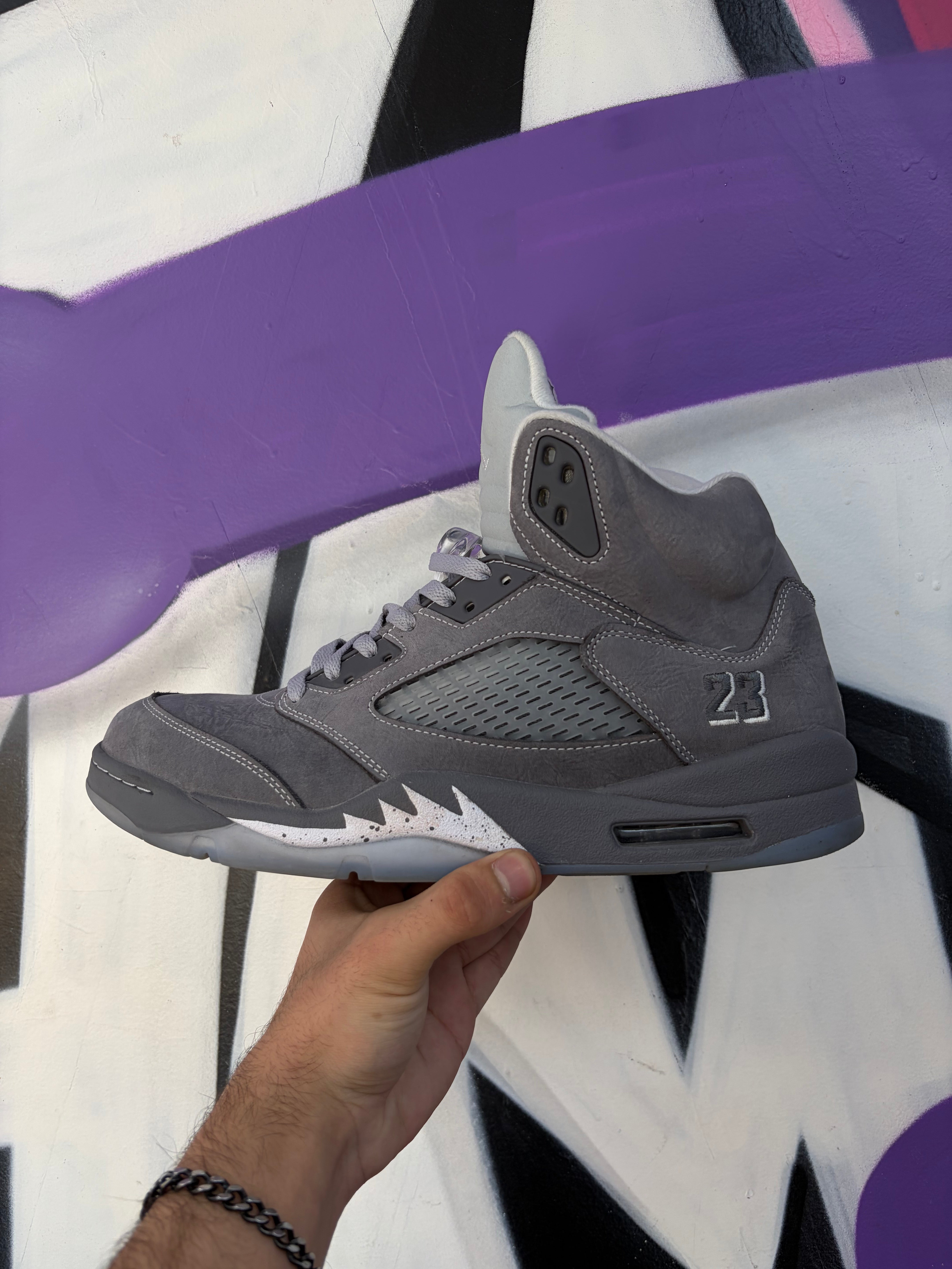 Jordan 5 Wolf Grey Sneakers