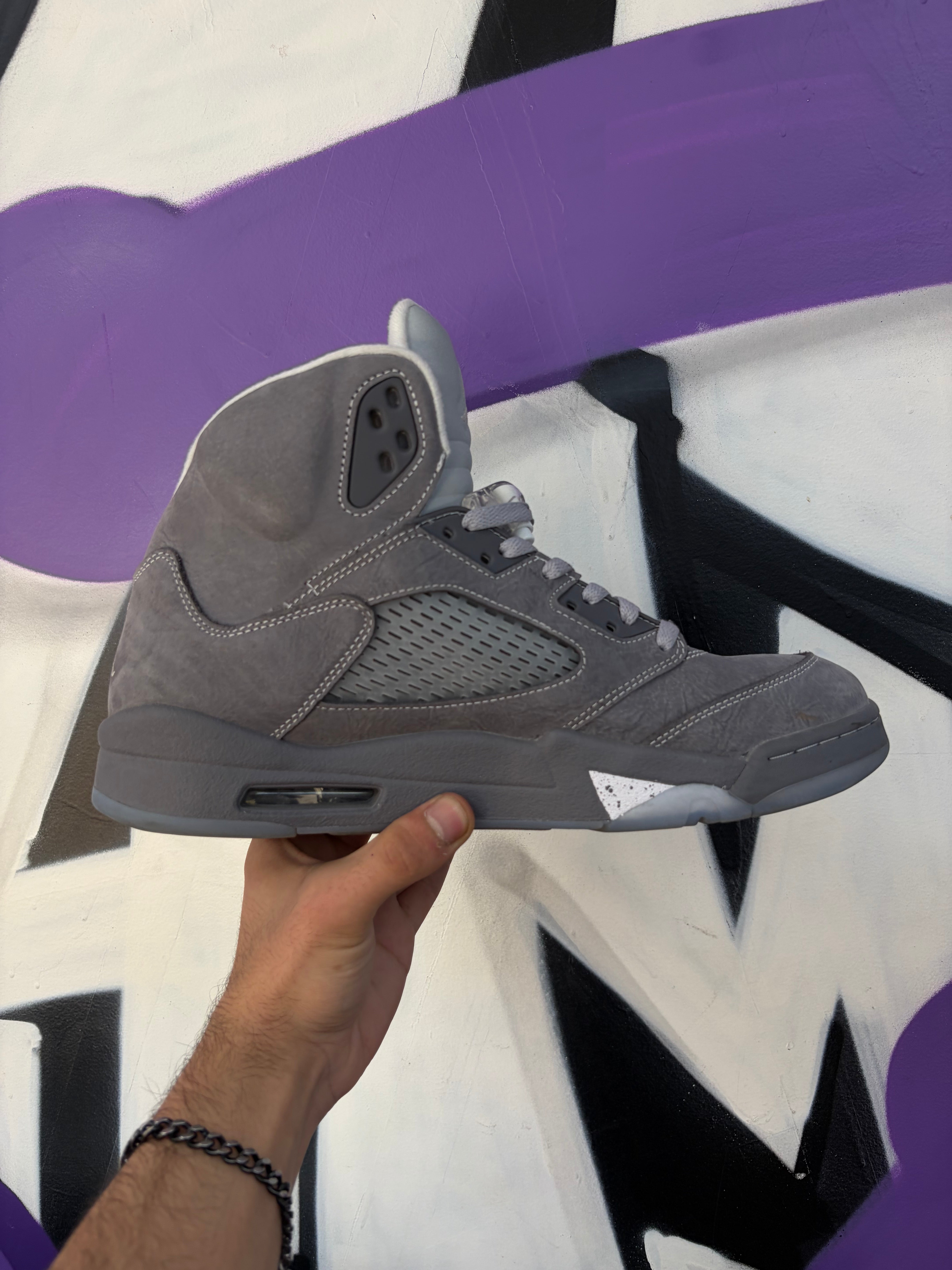 Jordan 5 Wolf Grey Sneakers