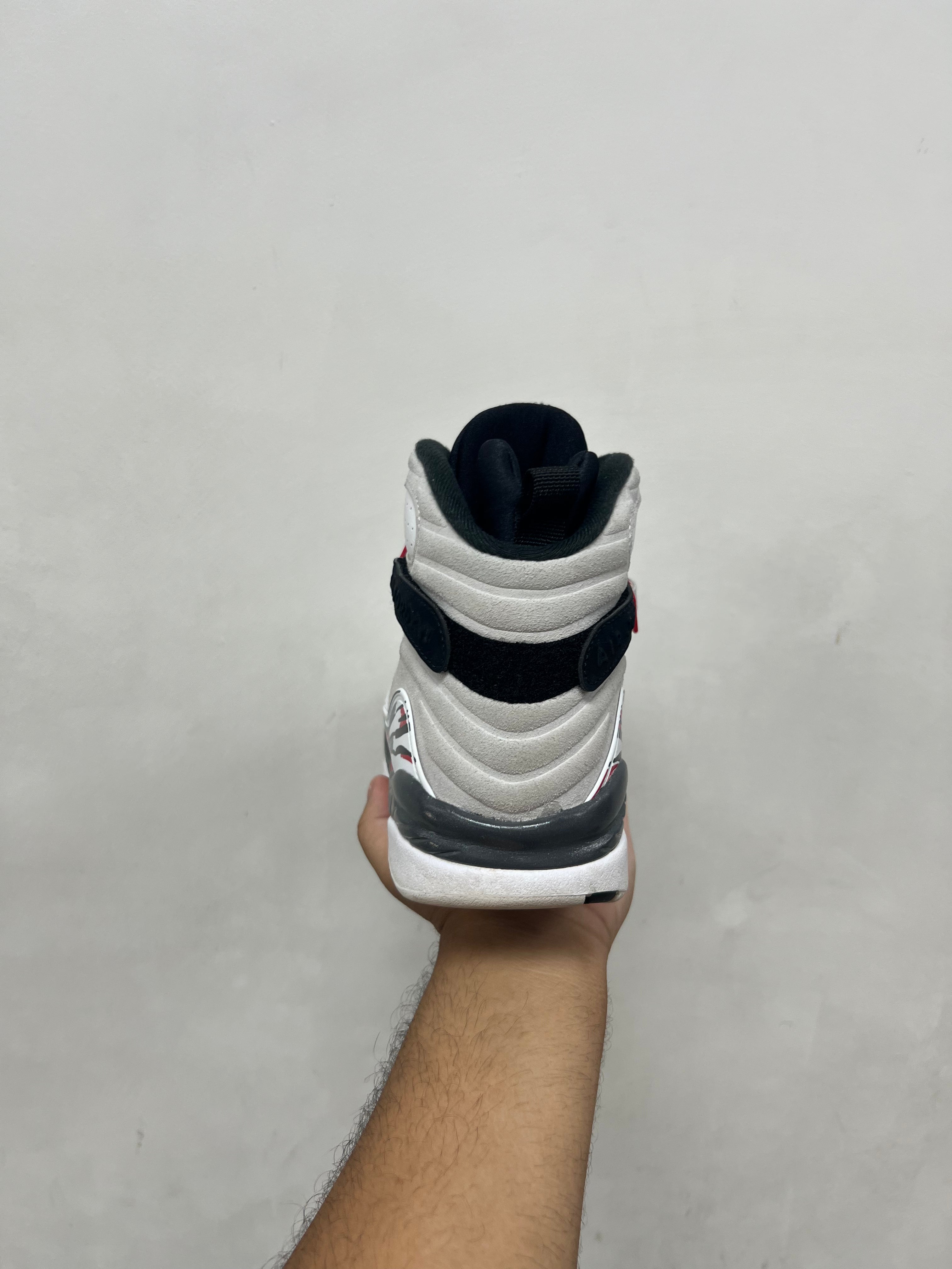 Jordan 8 Bugs Bunny Sneakers