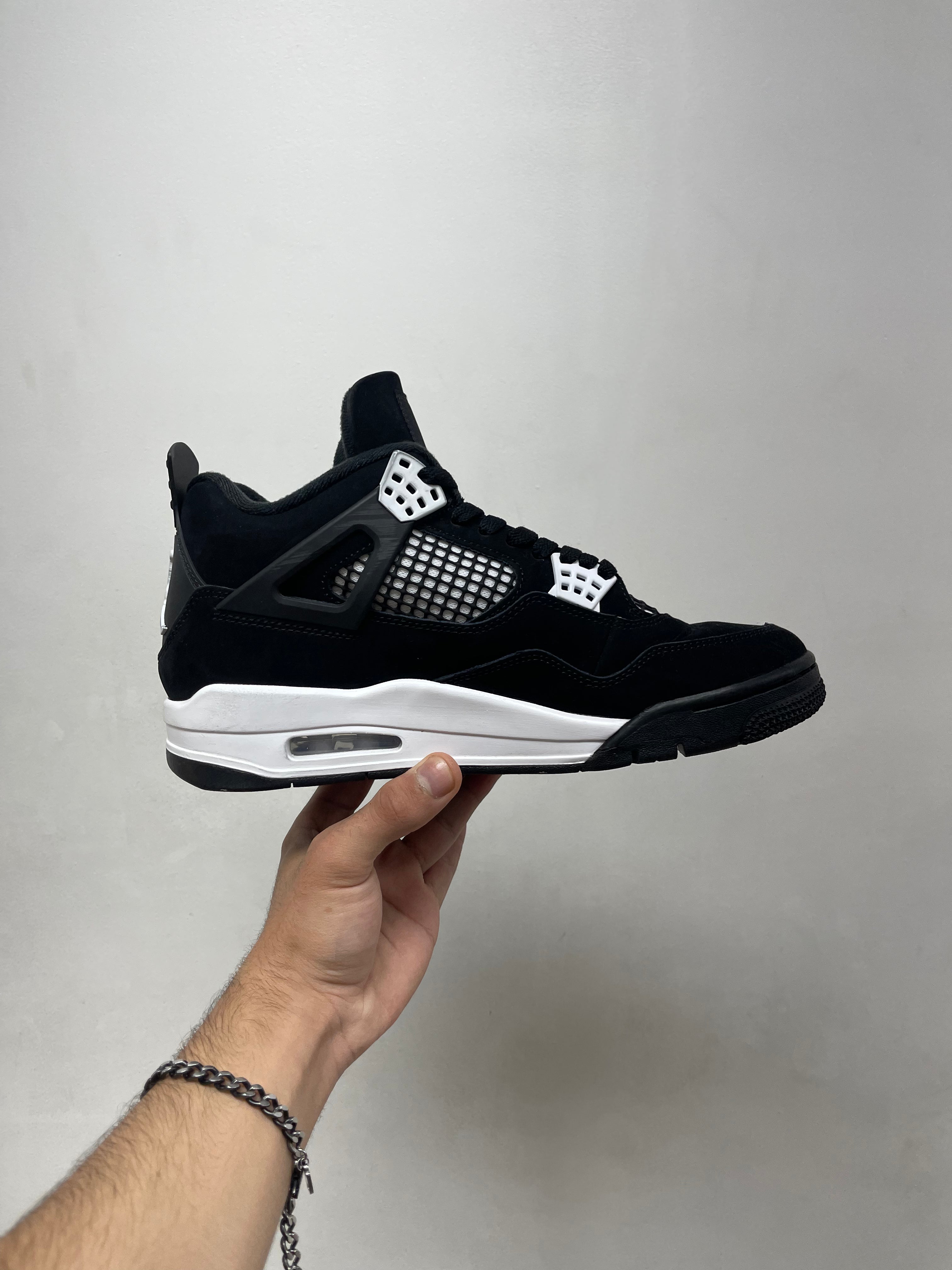 Jordan 4 White Thunder Sneakers