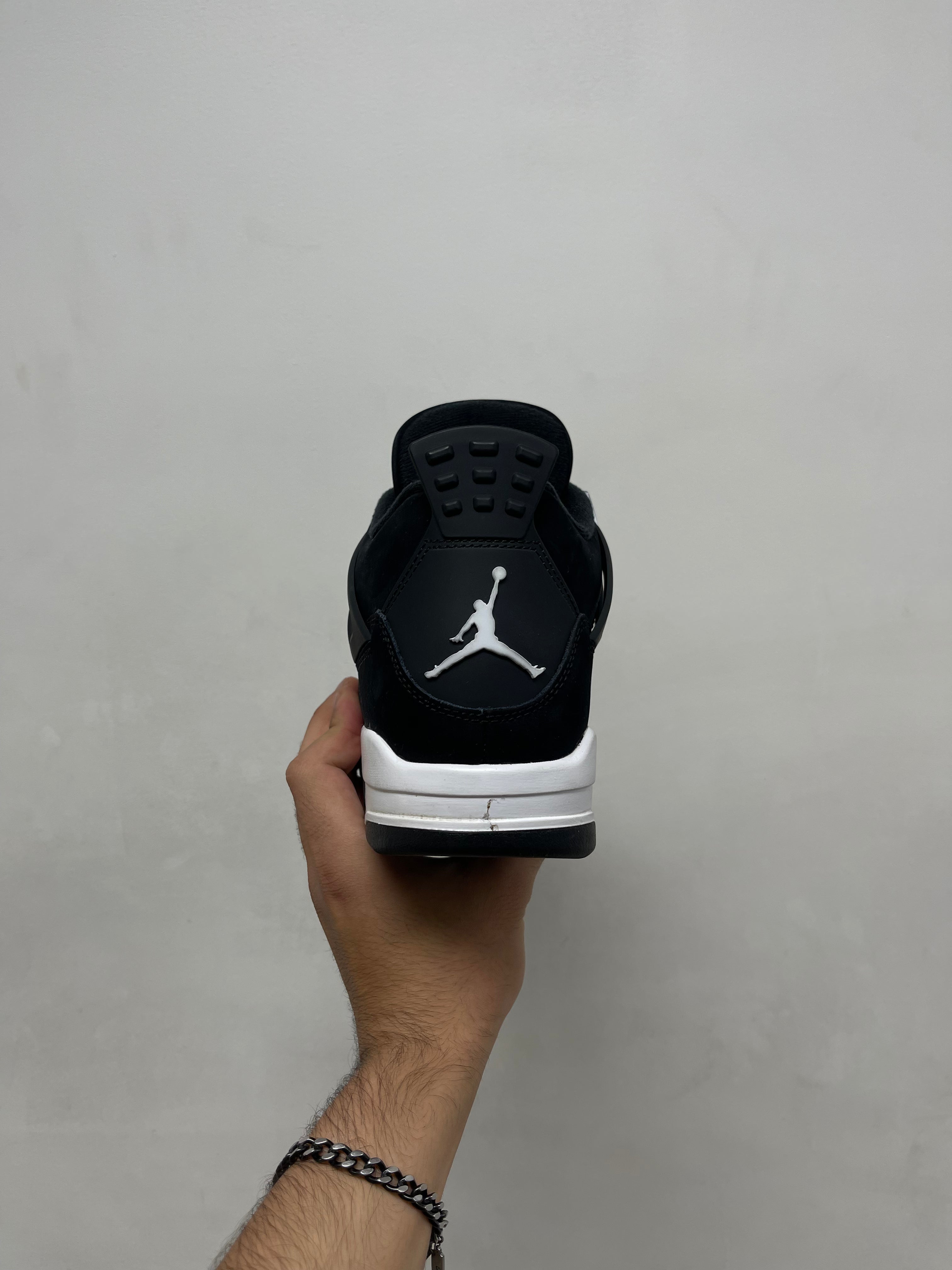 Jordan 4 White Thunder Sneakers