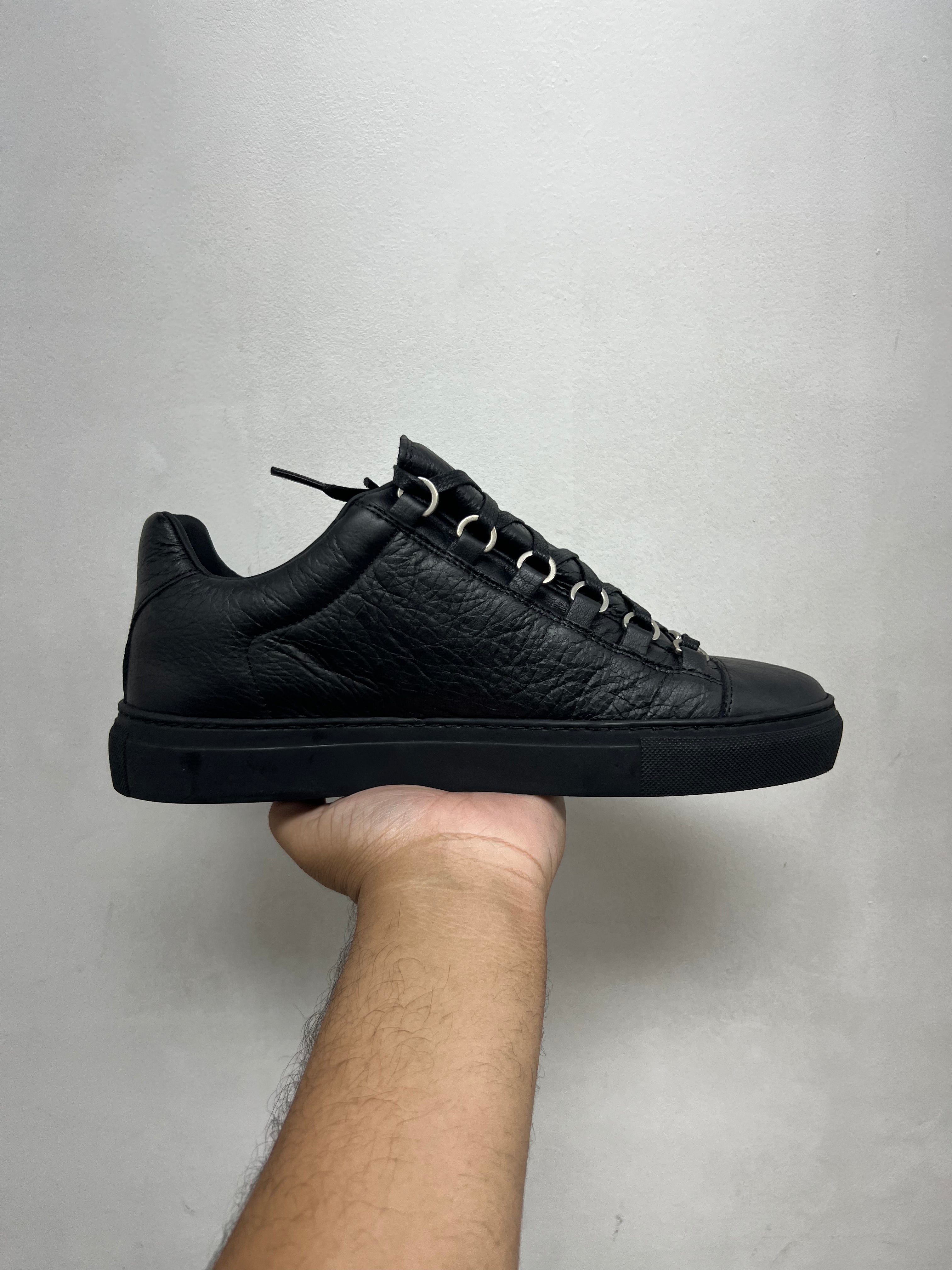 Balenciaga Black Areana Low Sneakers
