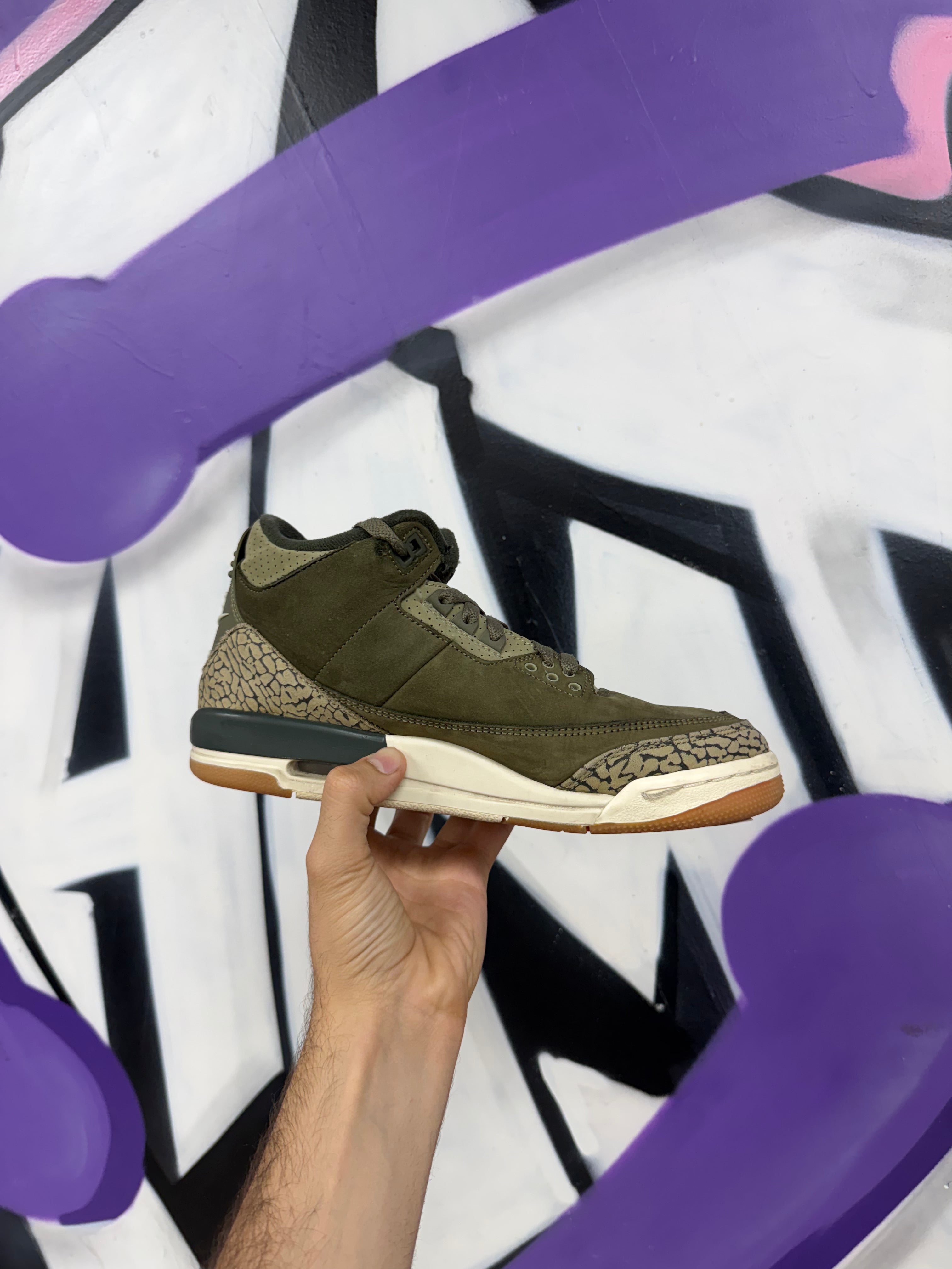 Jordan 3 Family Affair Sneakers