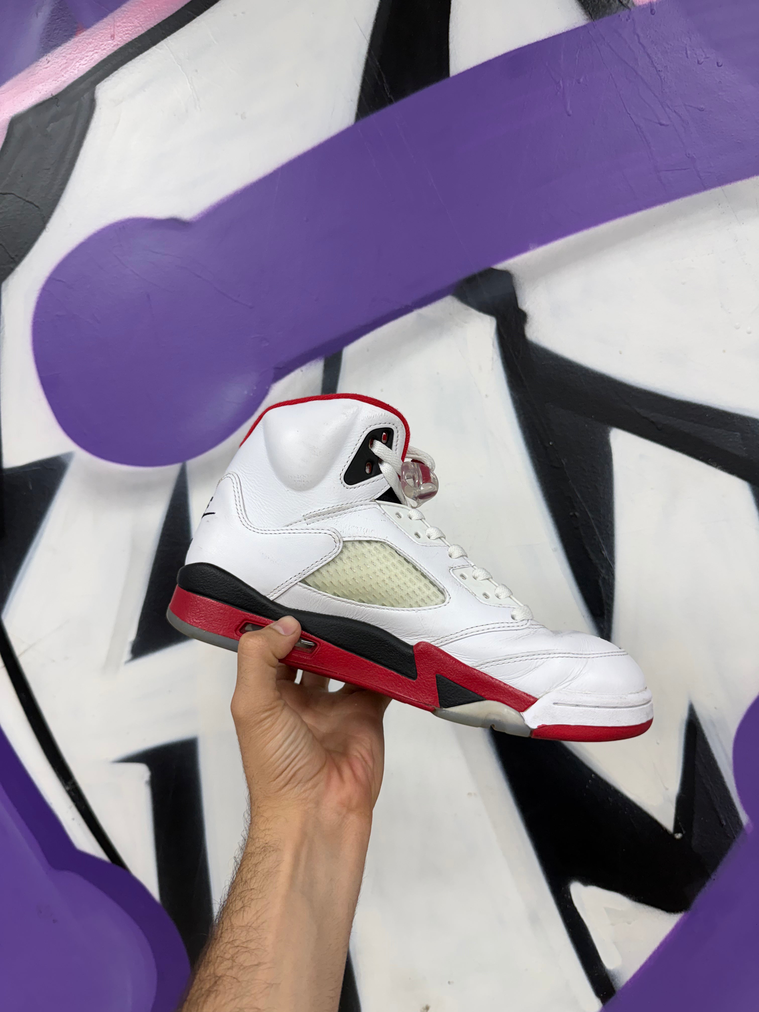 Jordan 5 Fire Red Sneakers
