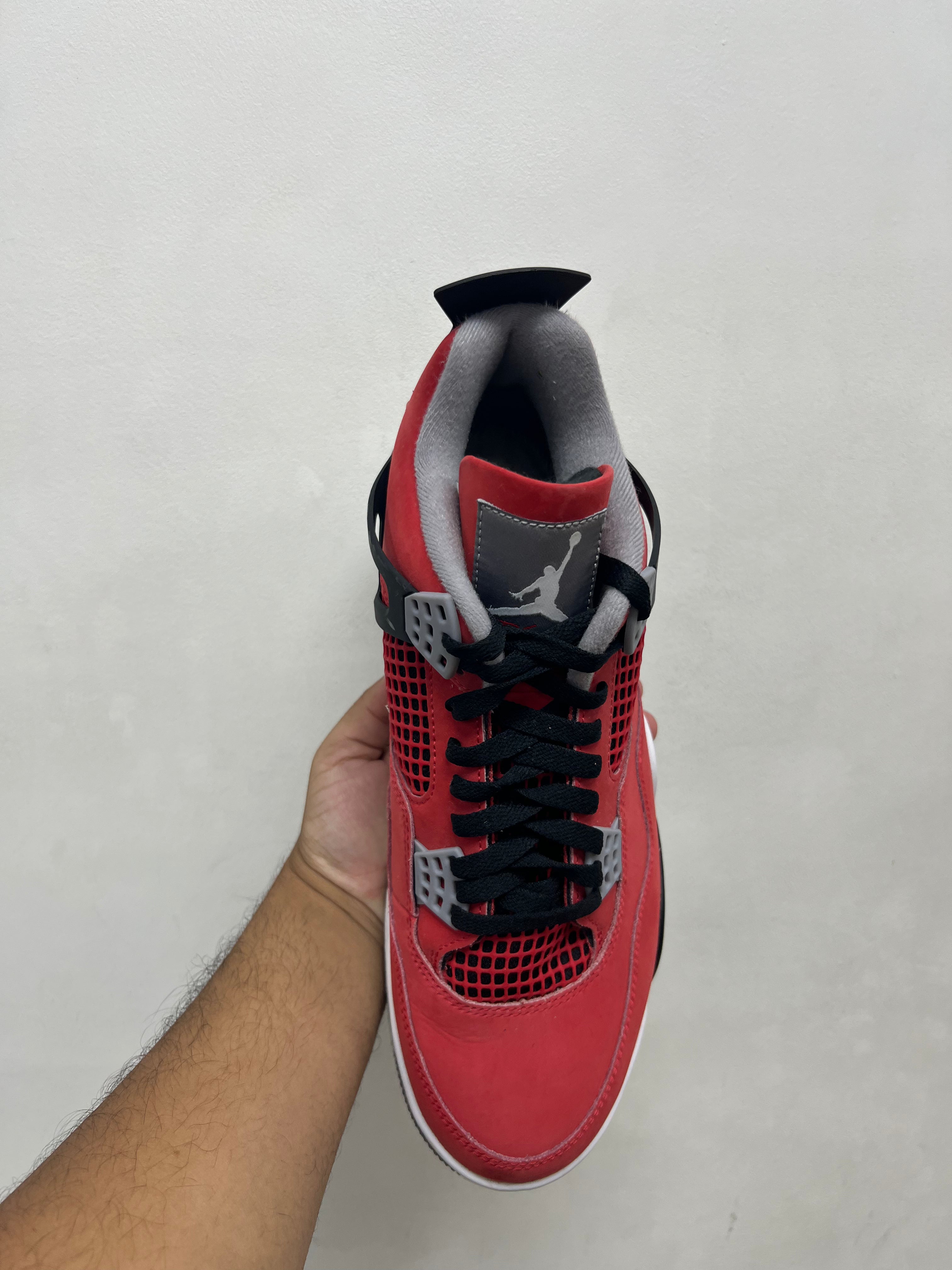 Jordan 4 Toro Sneakers