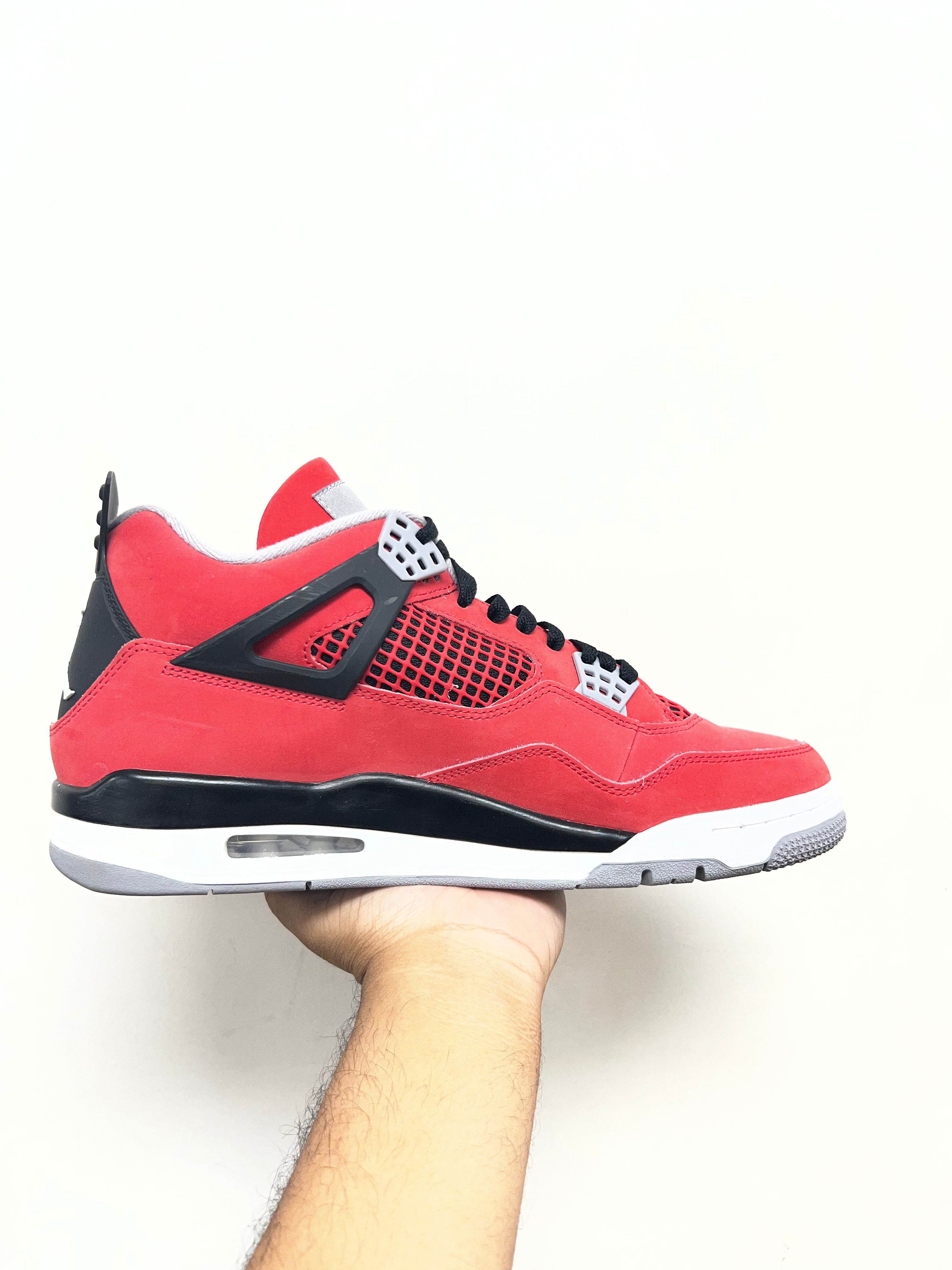 Jordan 4 Toro Sneakers