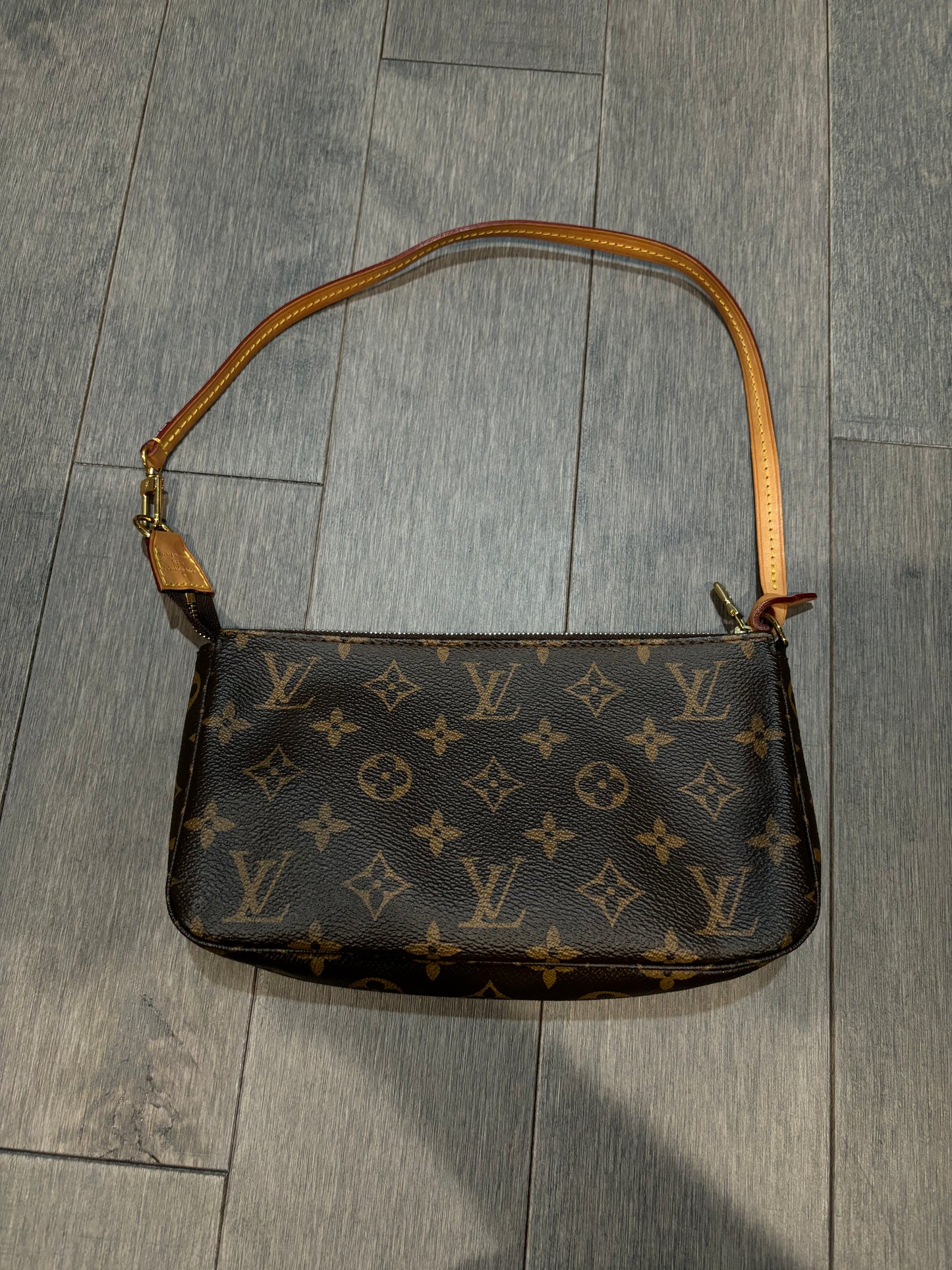 LV Pochette Bag Brown Monogram size:OS Used