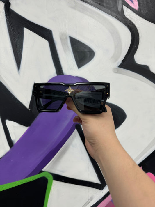 LV Cyclone Millionaire Shades Black Crystal Used OS N/A