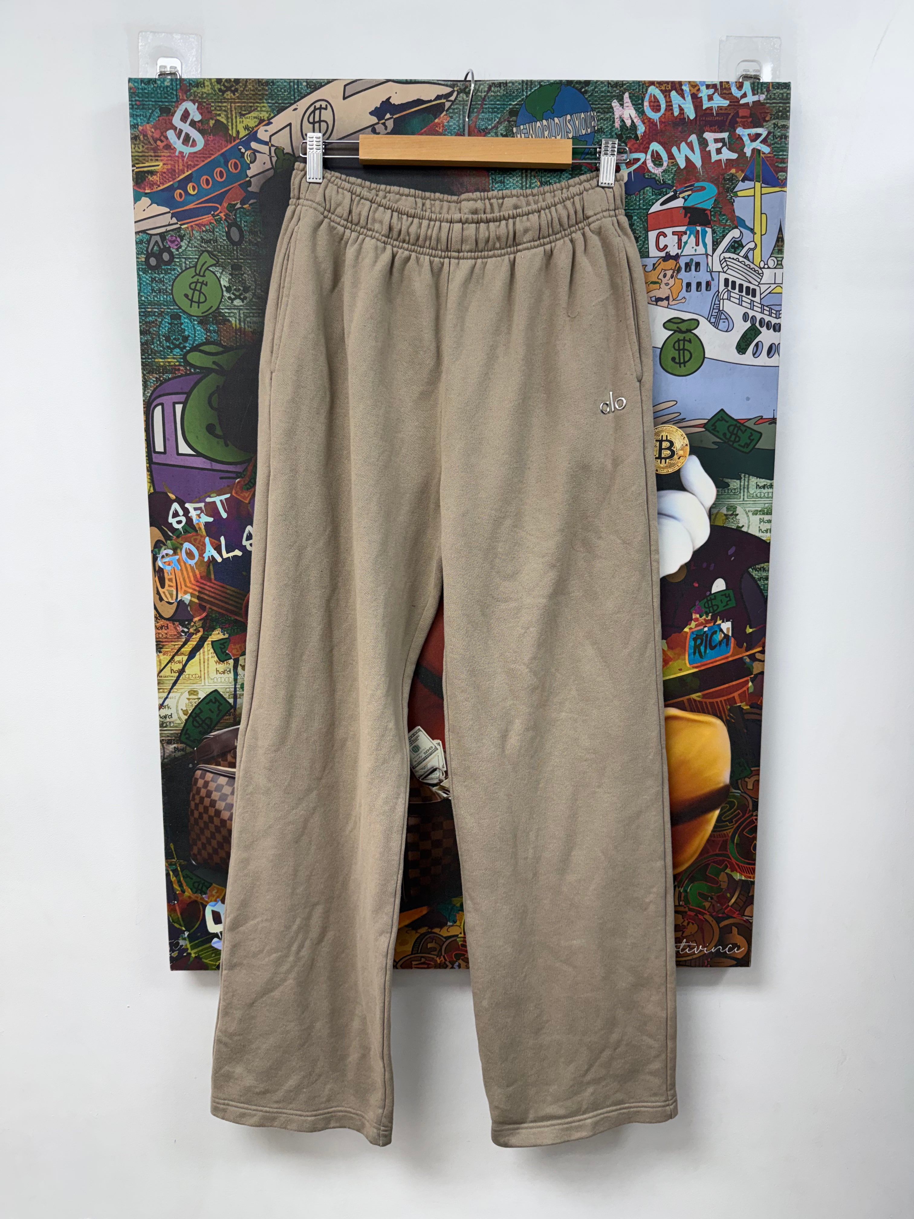 ALO Tan Accolade Sweats