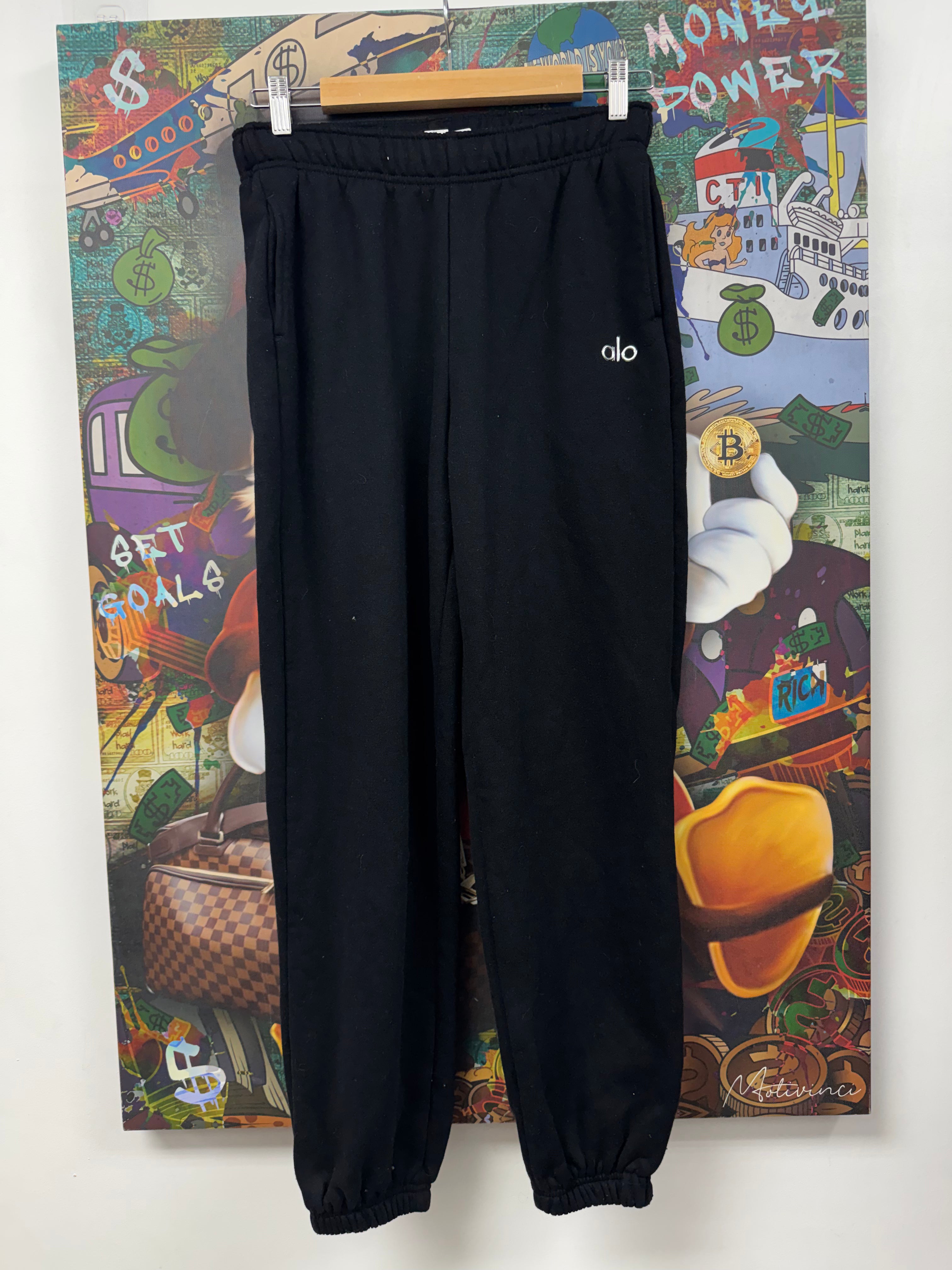 ALO Black Accolade Sweats