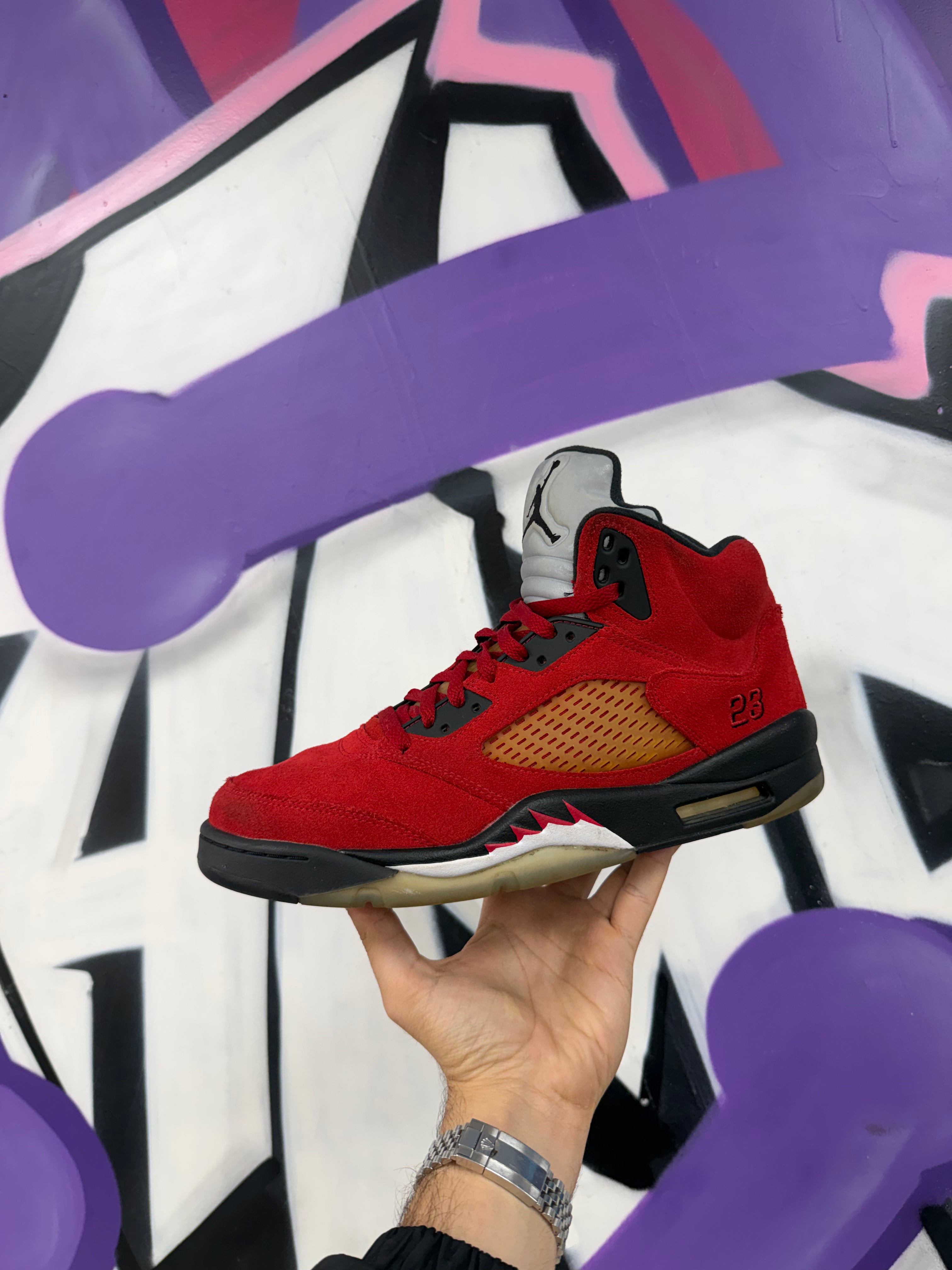 Jordan 5 Raging Bulls Sneakers