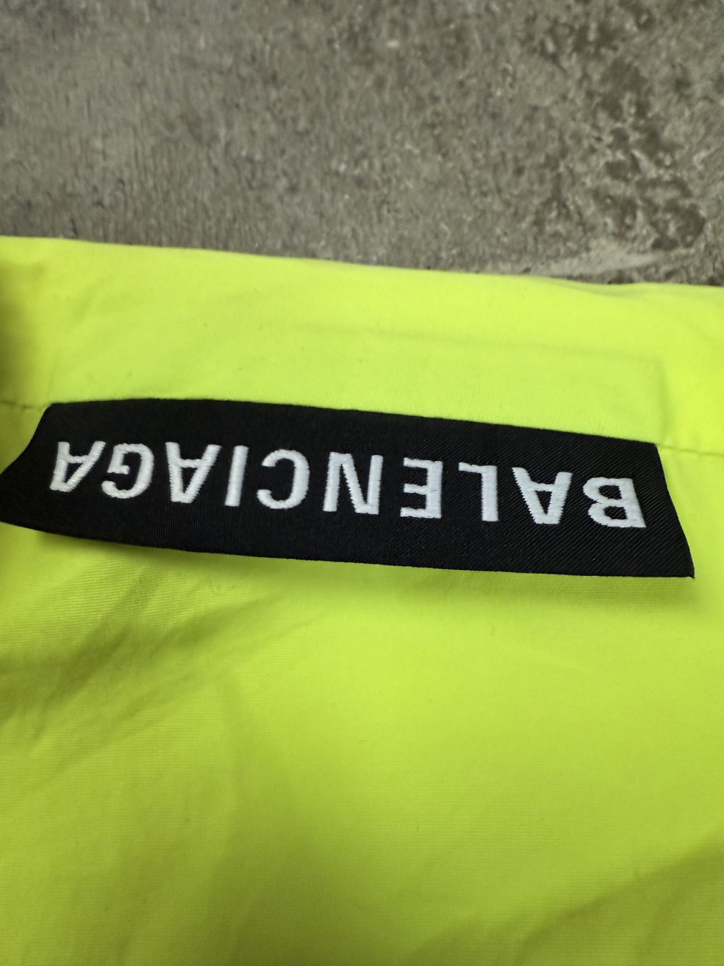 Balenciaga Shoulder Logo Button Up Neon Used 38 (Large)