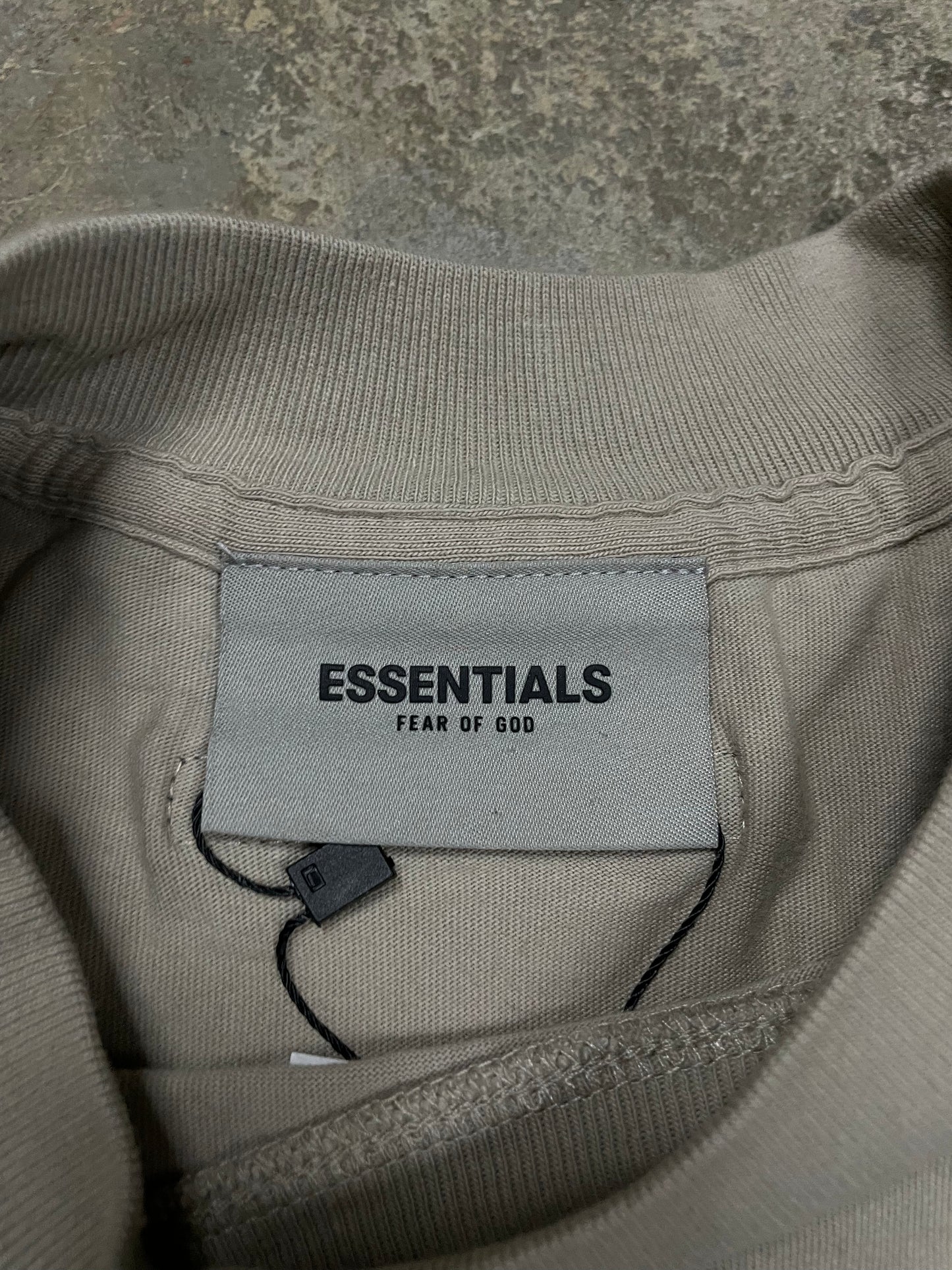 Essentials LS Cream Black Used Medium