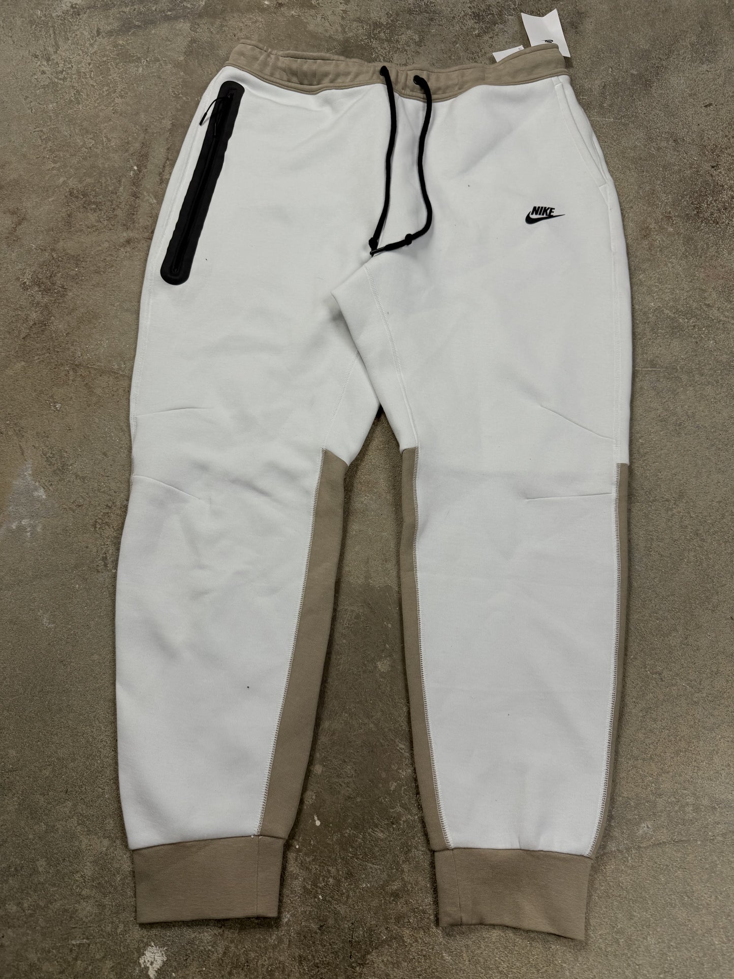 Nike Tech White Brown Sweats XL New