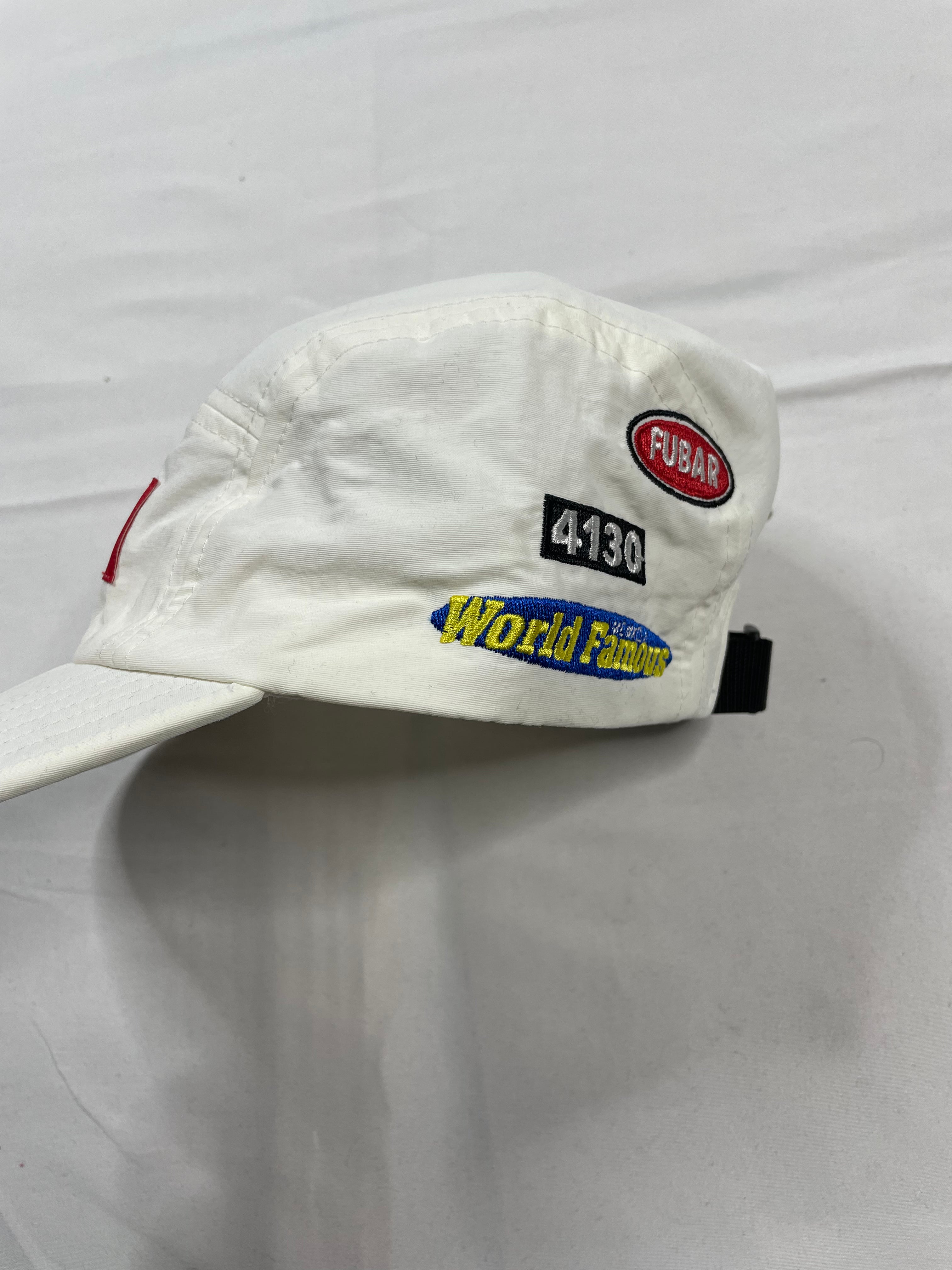 Surpeme White Red Cap  size:OS Used