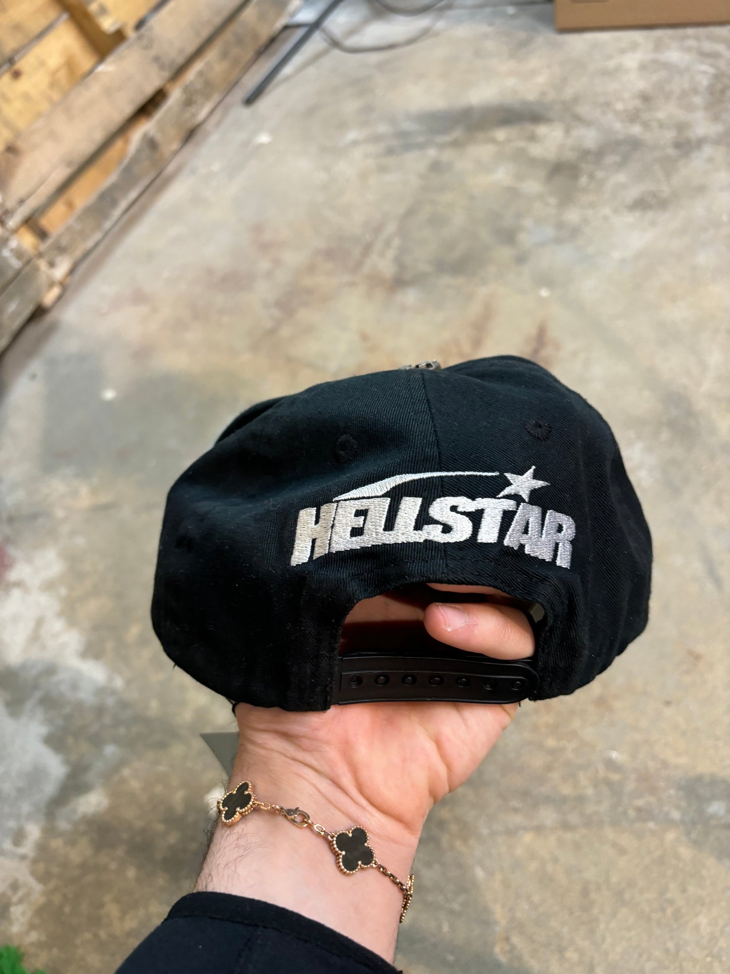 Hellstar Rhinestone Snapback Black Used OS