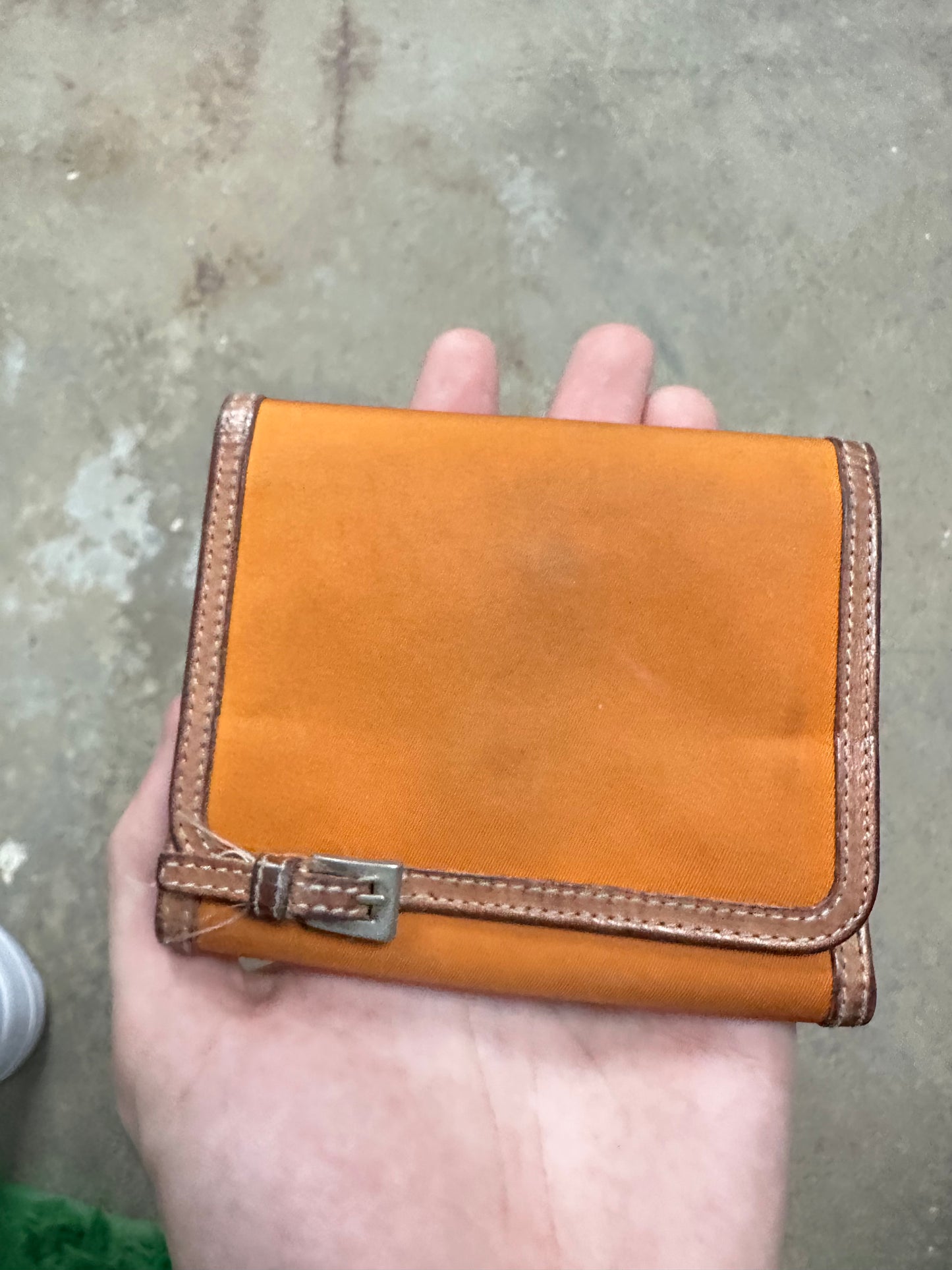 Prada Wallet Orange Used OS