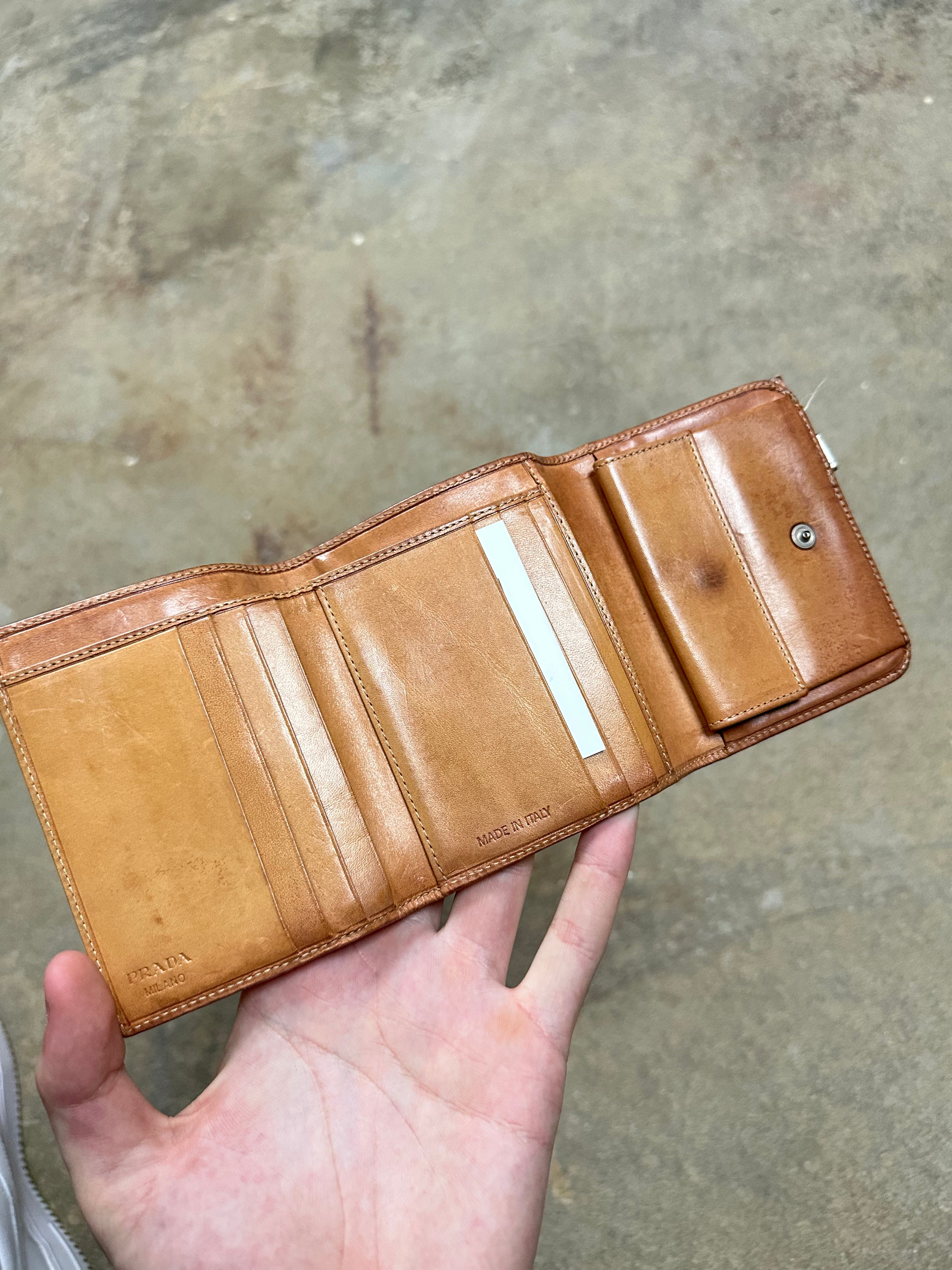 Prada Wallet Orange Used OS