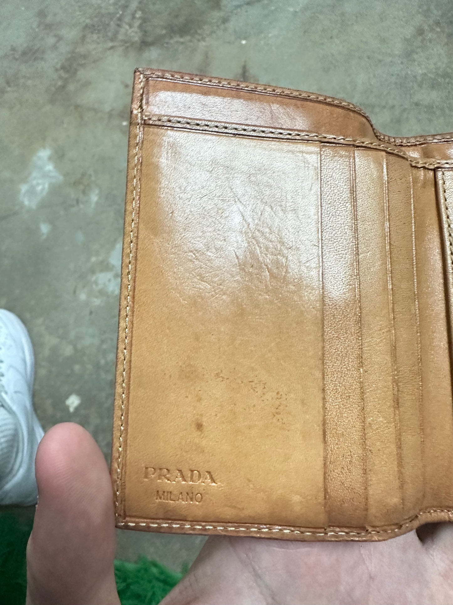 Prada Wallet Orange Used OS