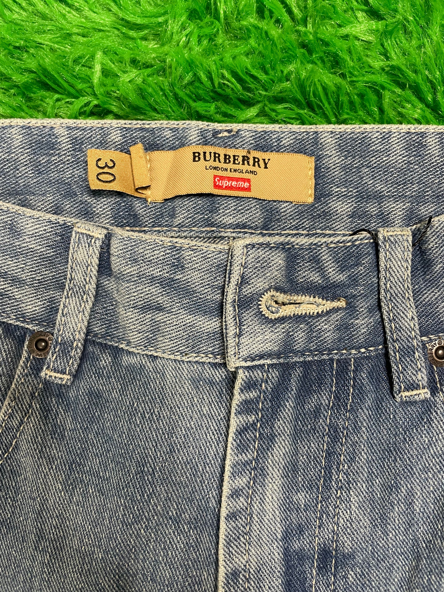 Supreme Burberry Jeans Light Wash 30 Used