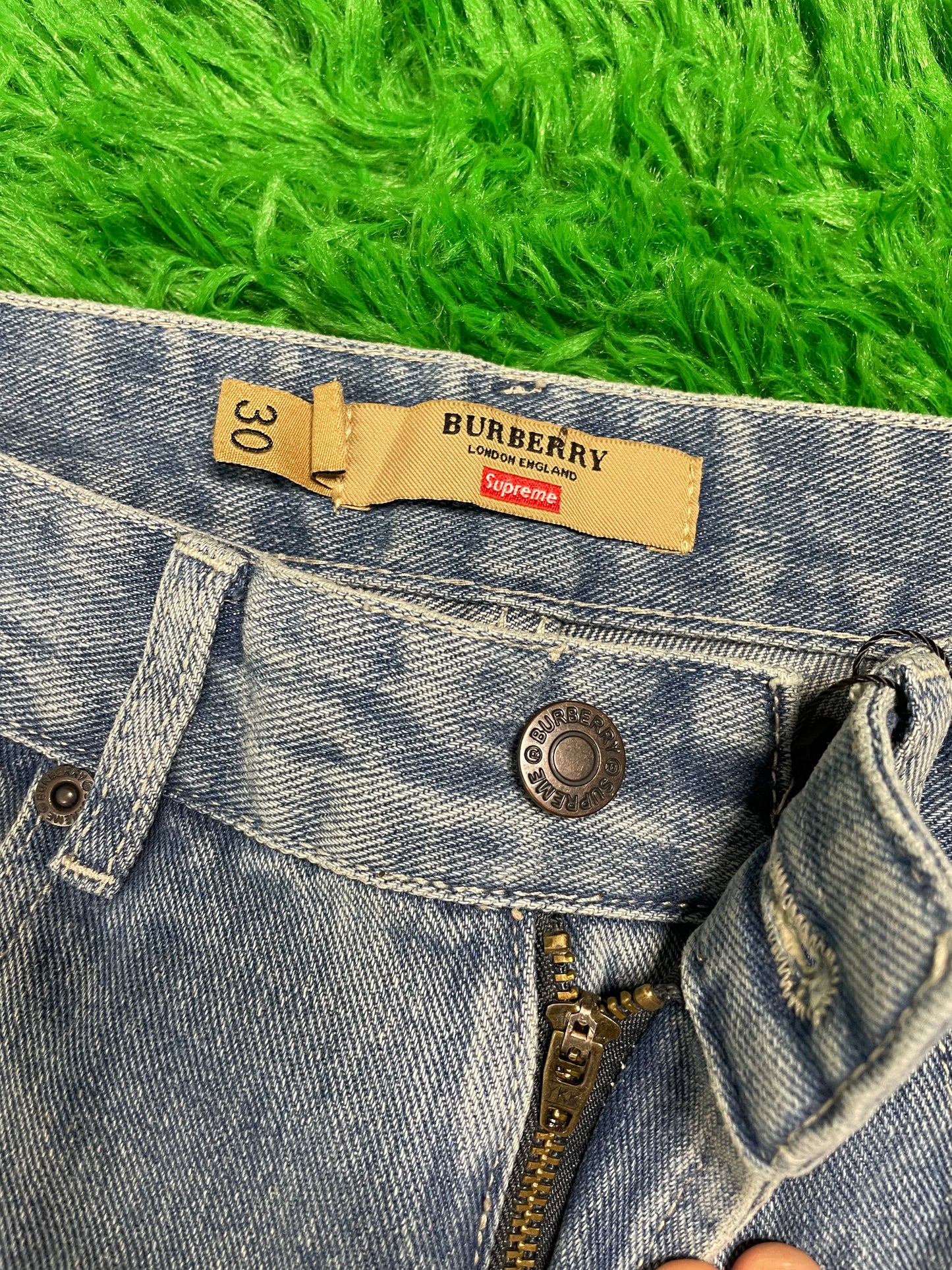 Supreme Burberry Jeans Light Wash 30 Used