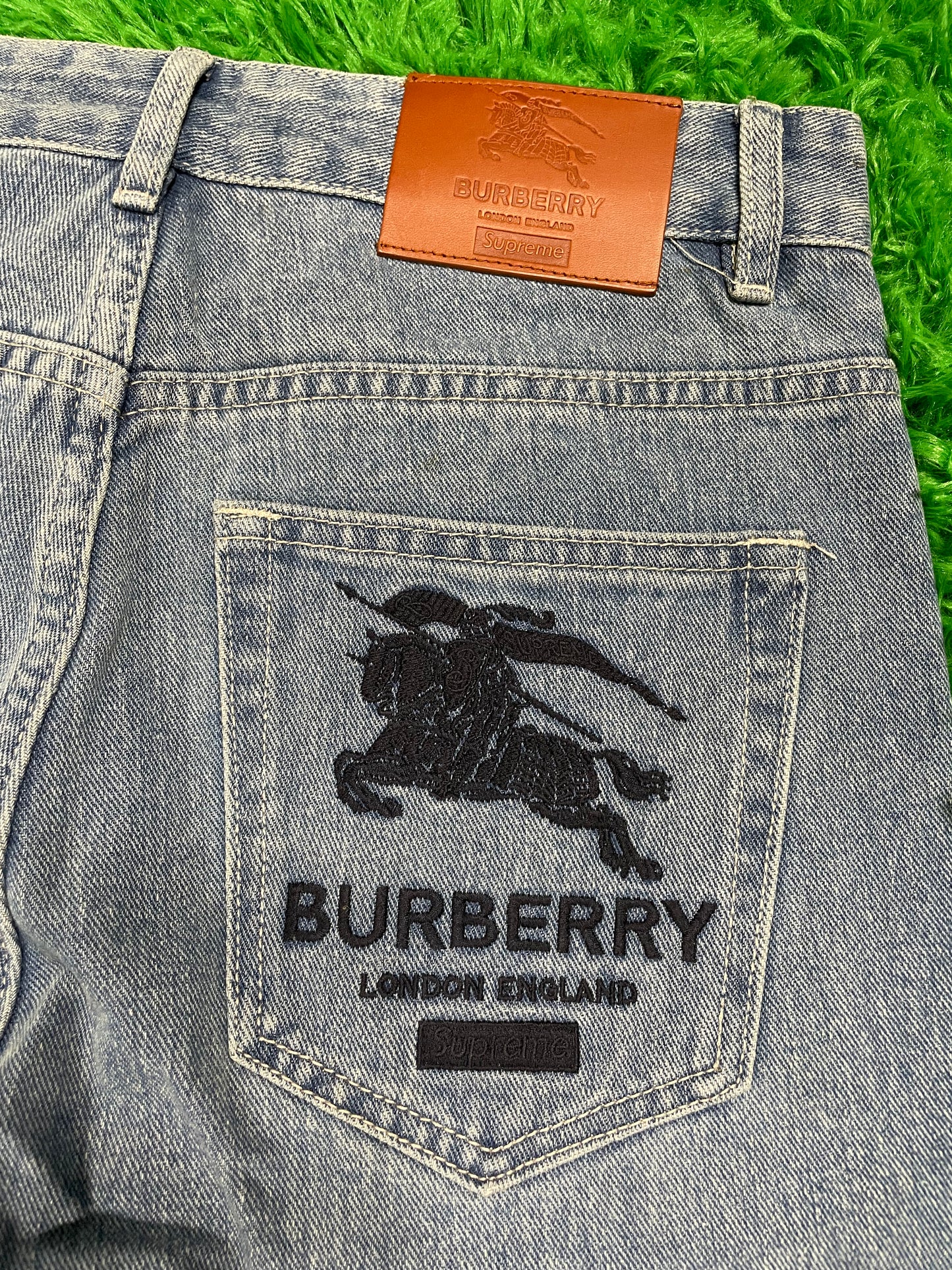 Supreme Burberry Jeans Light Wash 30 Used