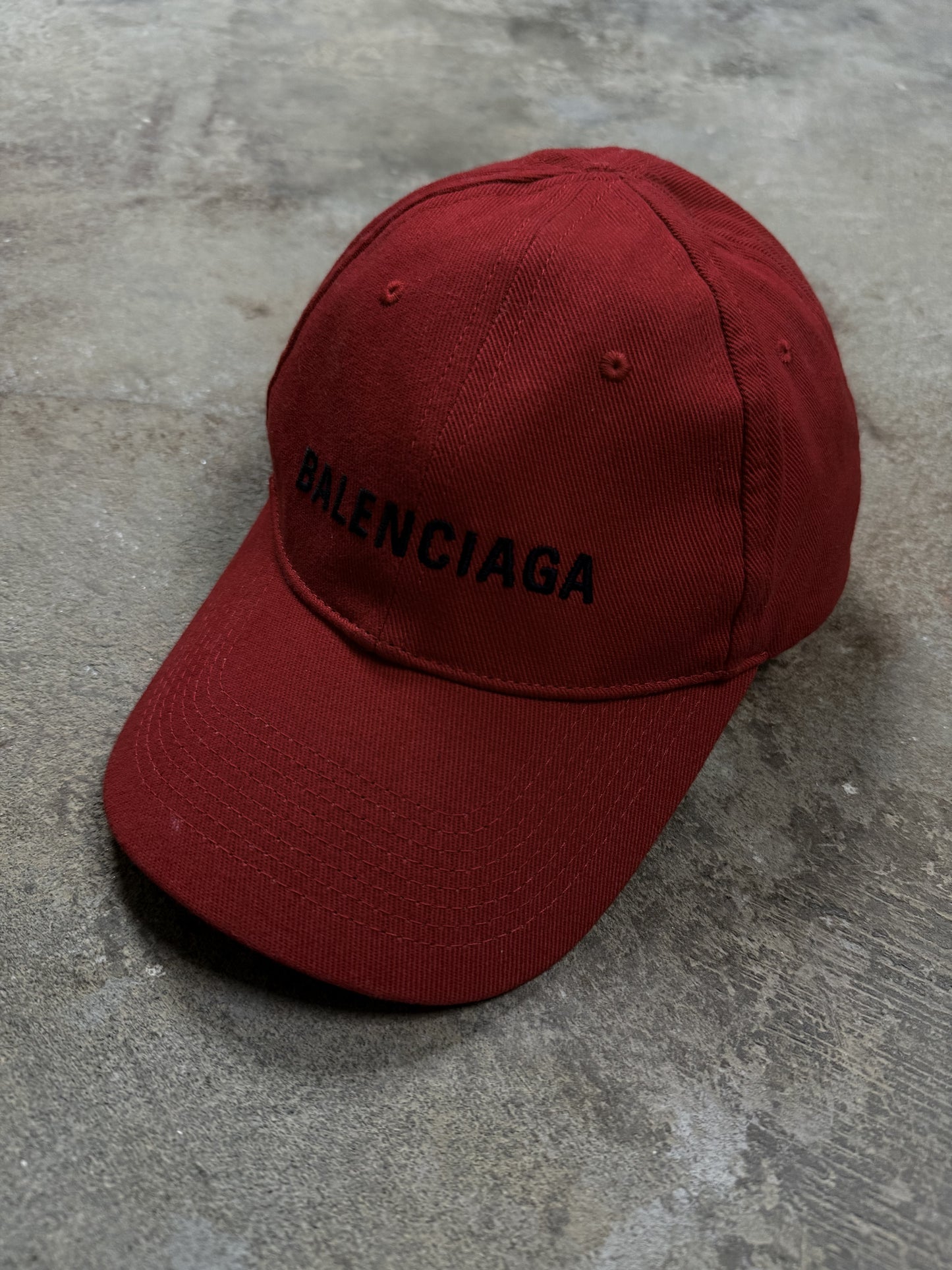 Balenciaga Cap Red Black Used Large