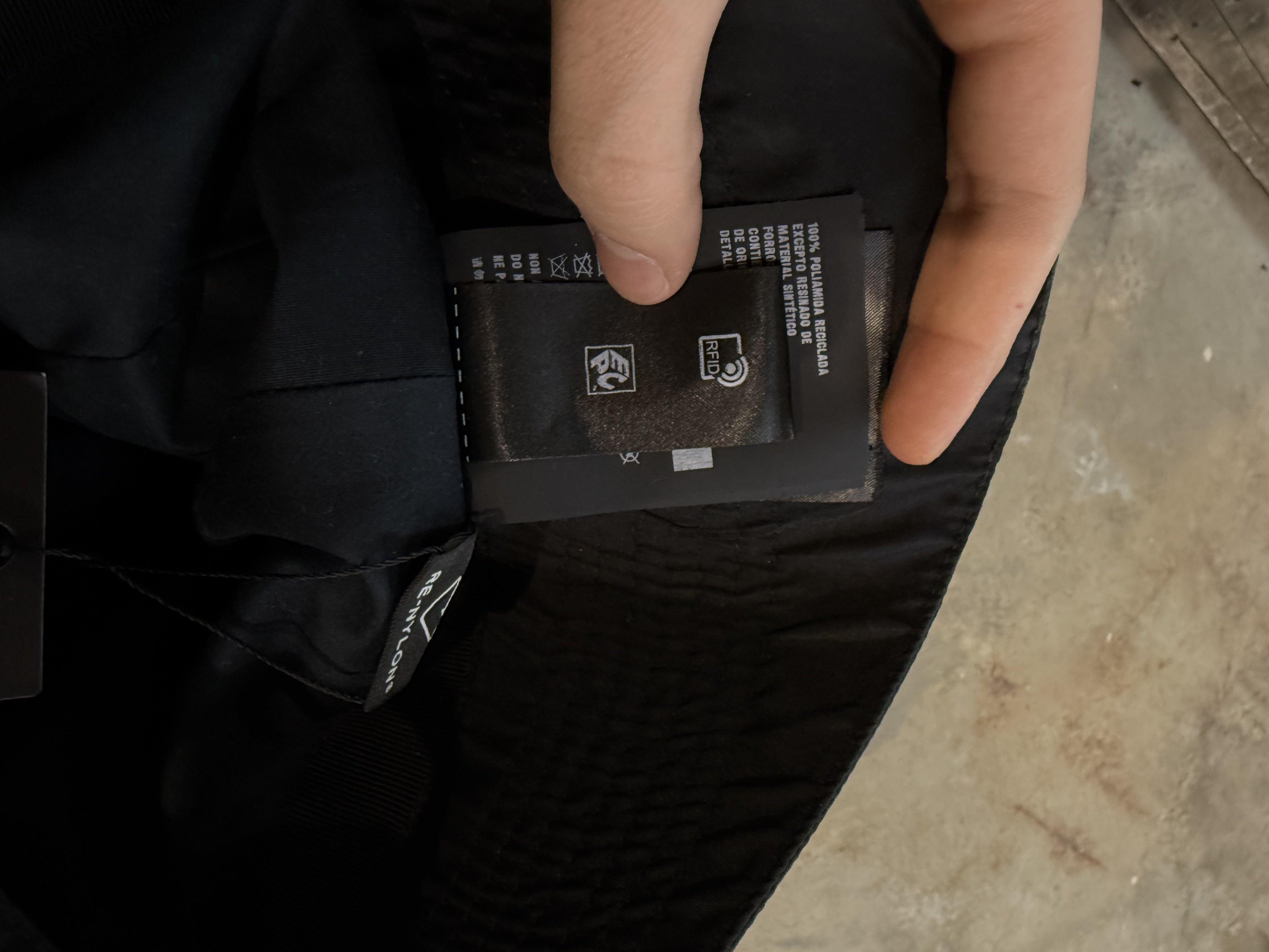 Prada Re-Nylon Bucket Hat Black Used XL