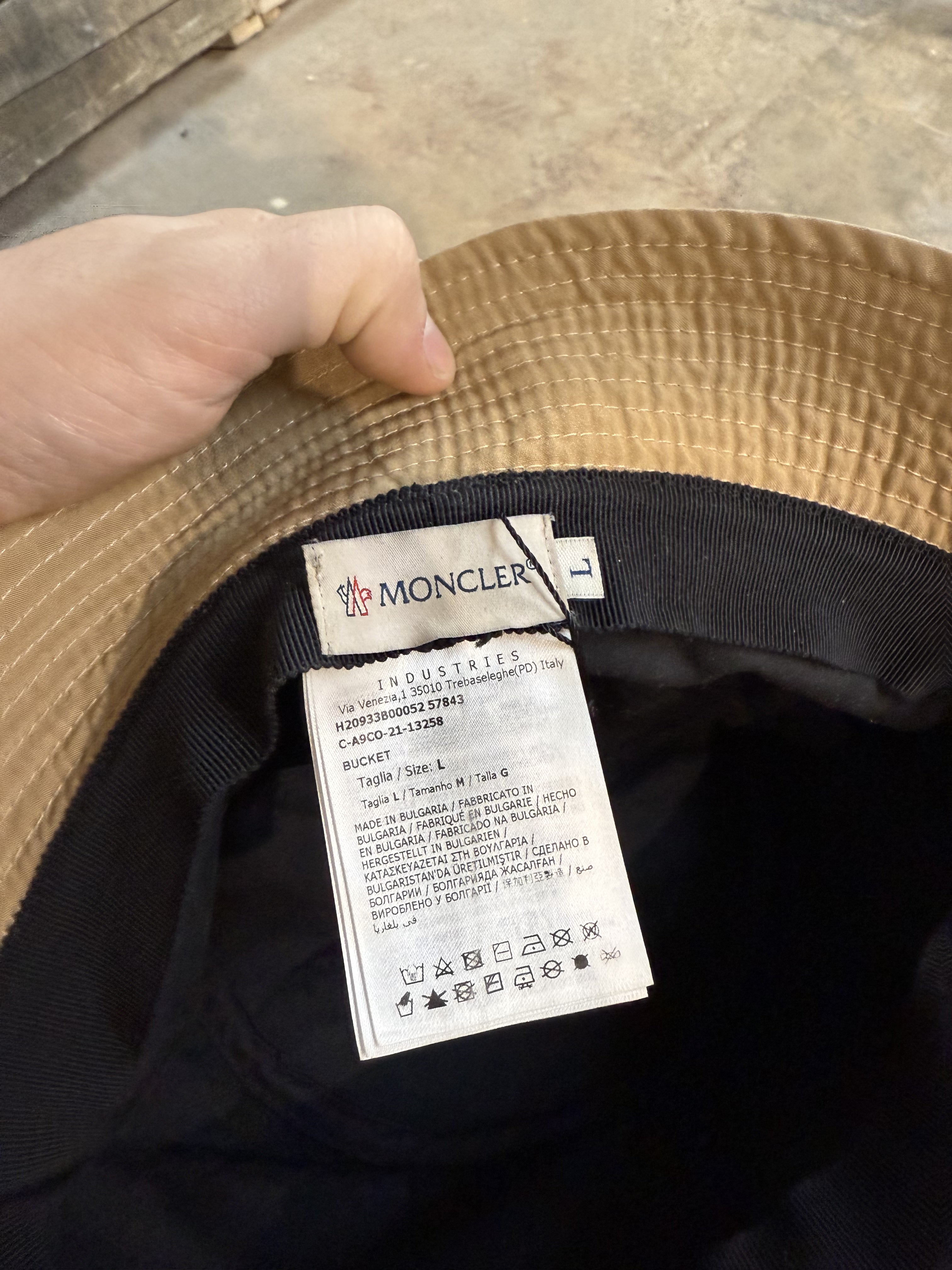 Moncler Bucket Hat Tan Used Large