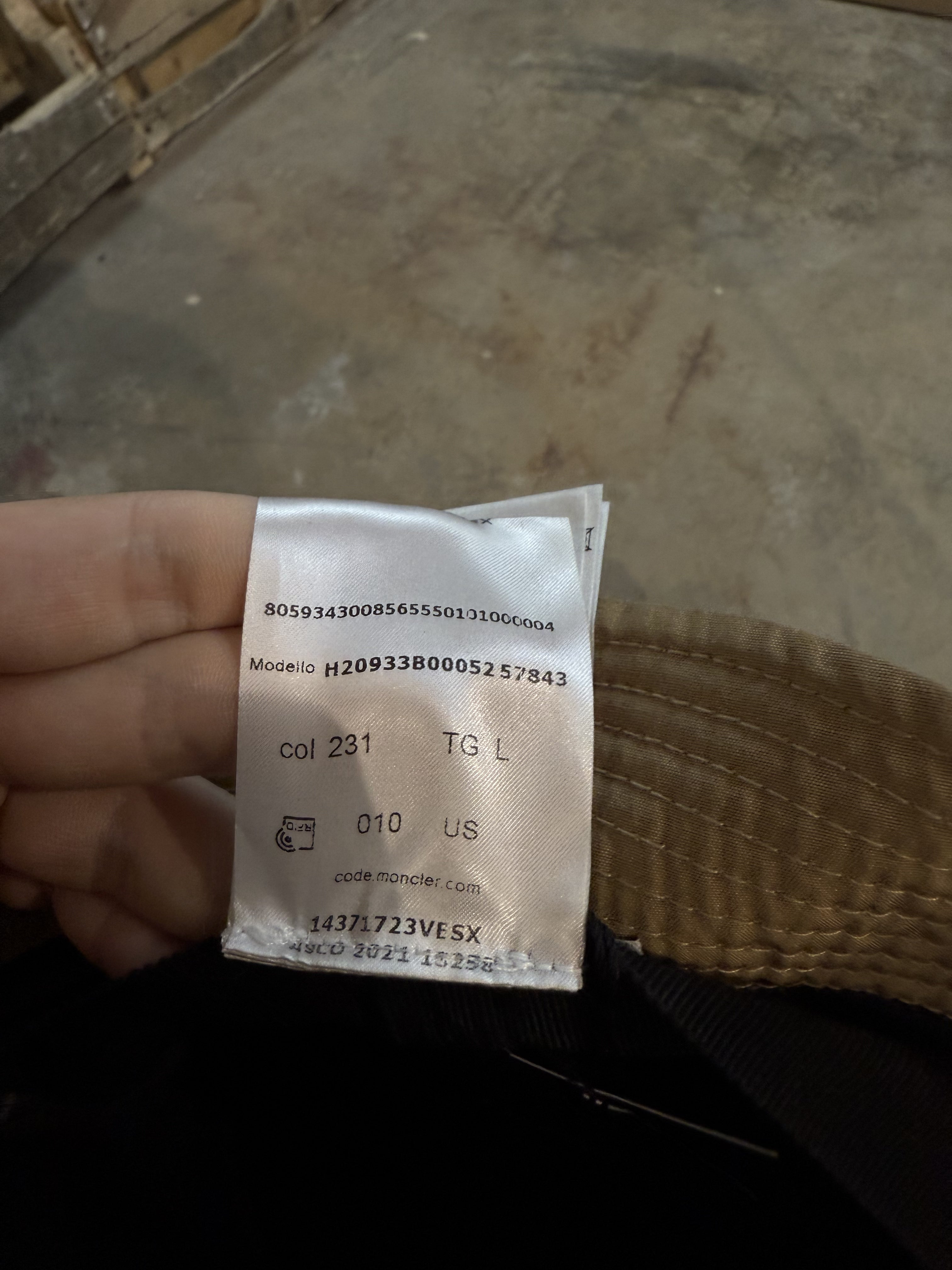 Moncler Bucket Hat Tan Used Large