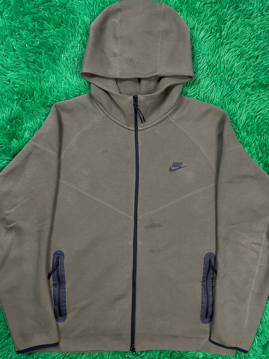 Nike Tech Sweatsuit Olive XL Used