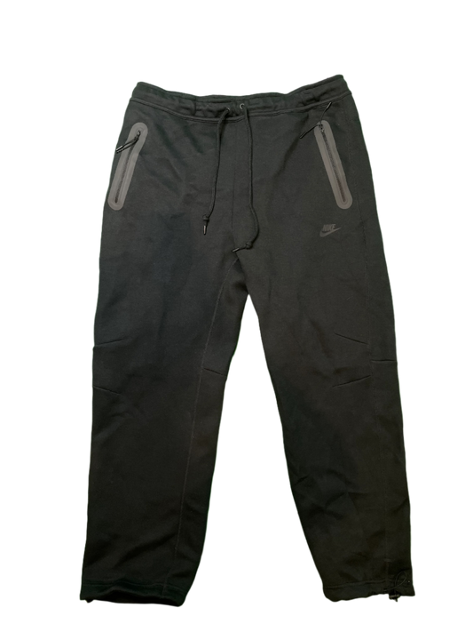 Nike Tech Black Sweatpants