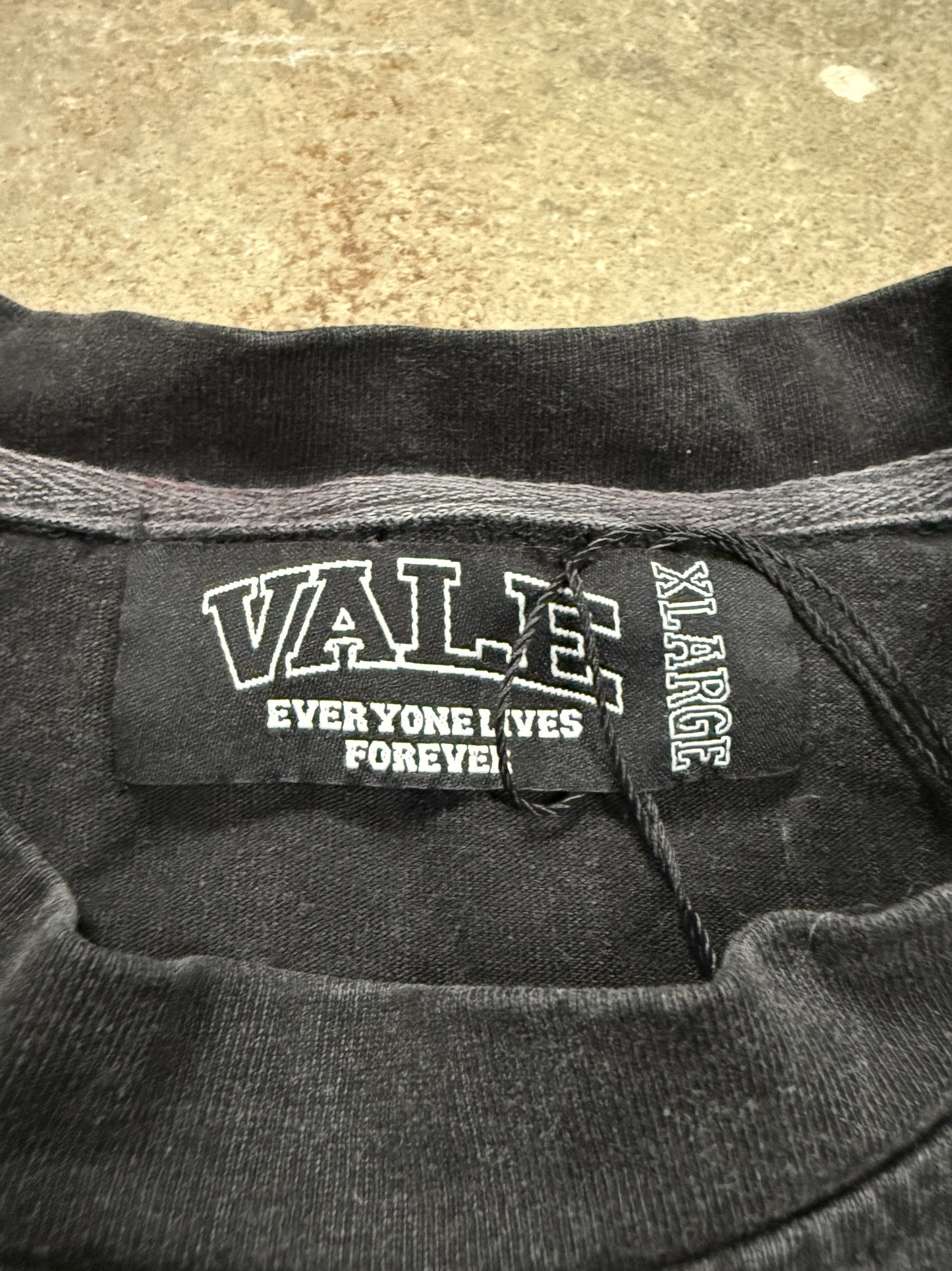 Vale Valley Tee Used XL