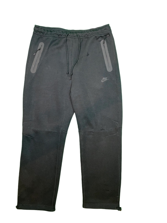Nike Tech Black Sweatpants