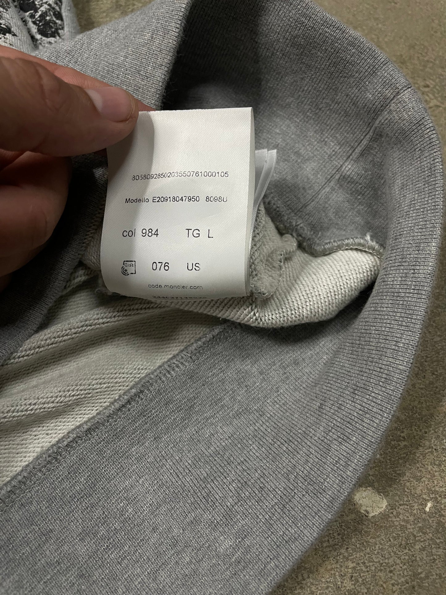 Moncler Crewneck grey Mountain Large Used