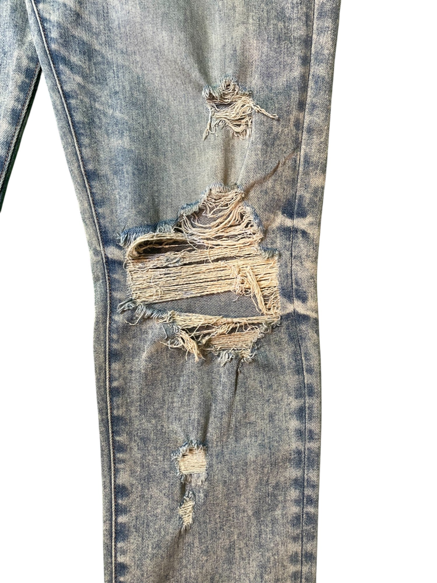 Amiri Knee Rip Vintage Wash Blue Jeans