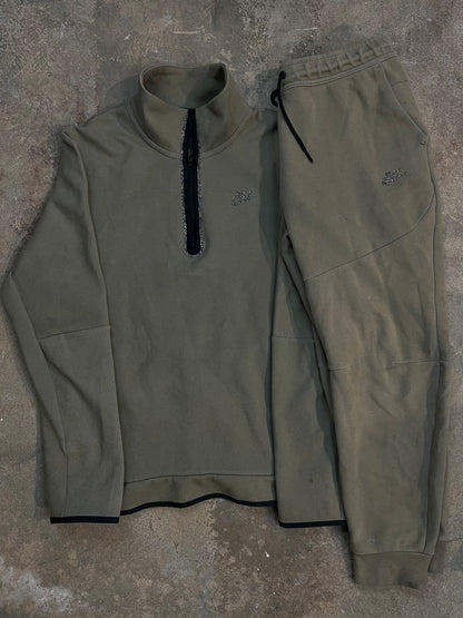 Nike Tech Sweatsuit Green Next Nature Used Large