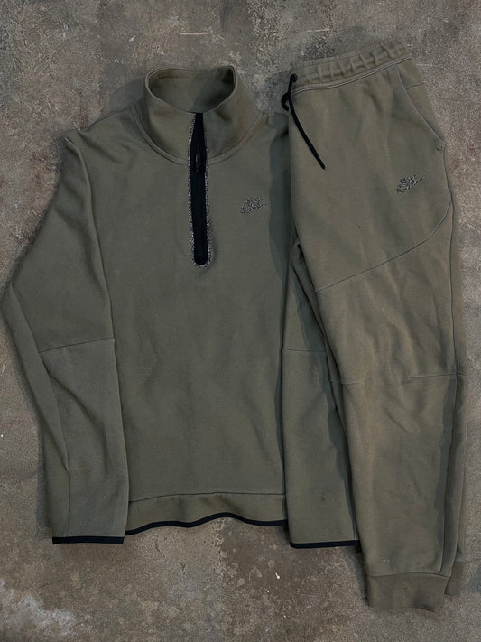 Nike Tech Sweatsuit Green Next Nature Used Large
