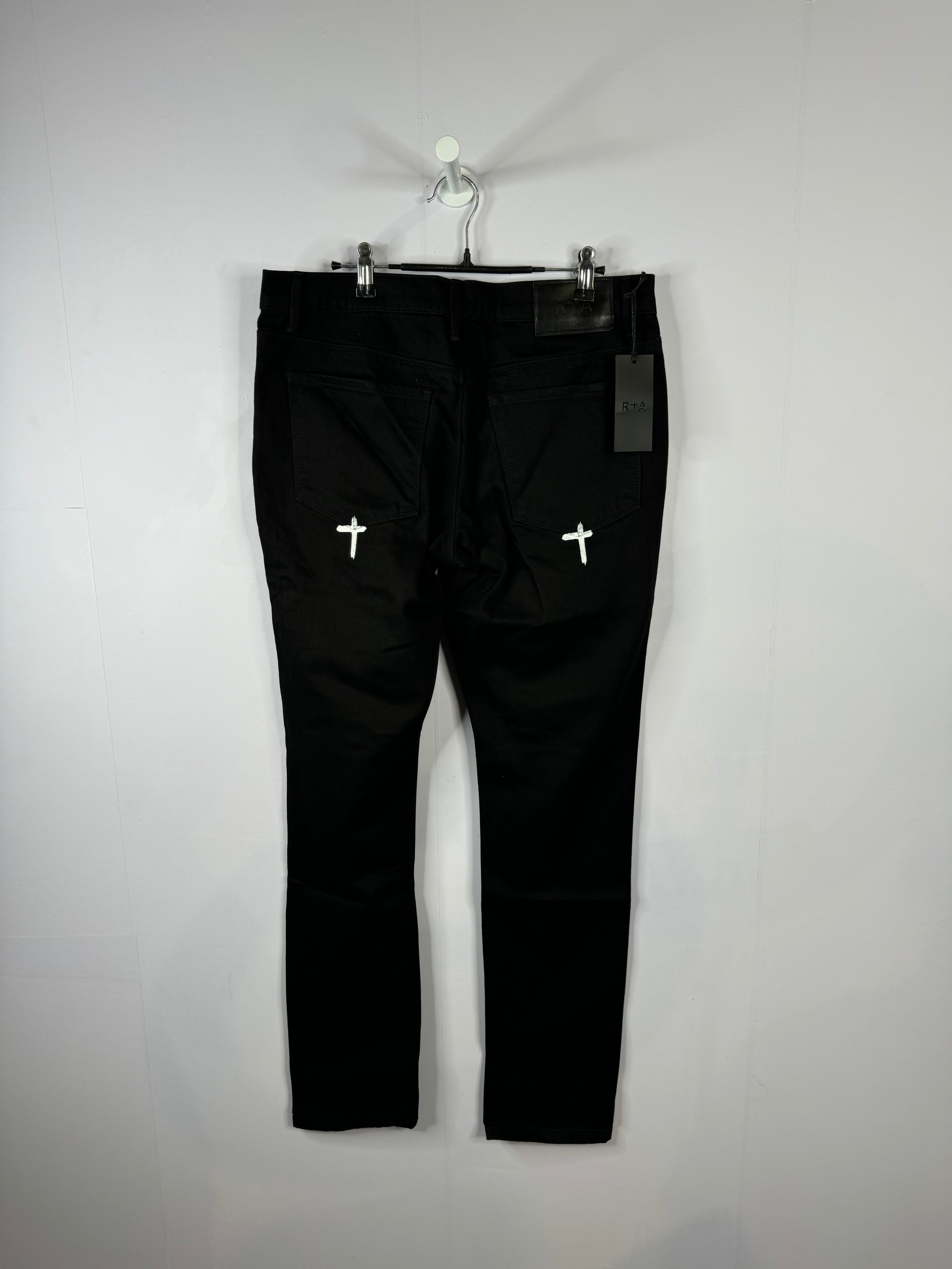 RTA Jeans RIP Black  New With Tags 33