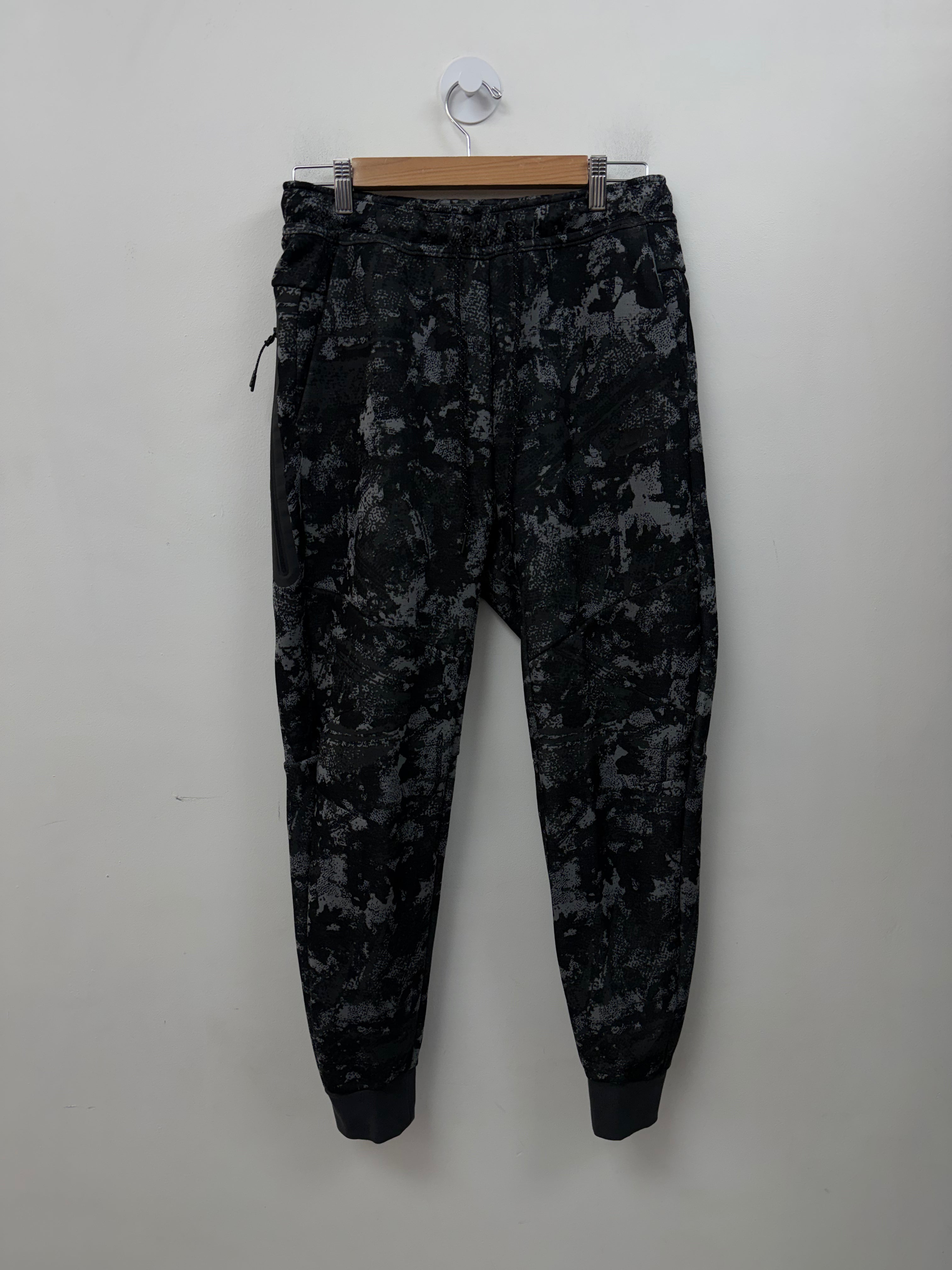 Nike Black Duck Camo Sweats