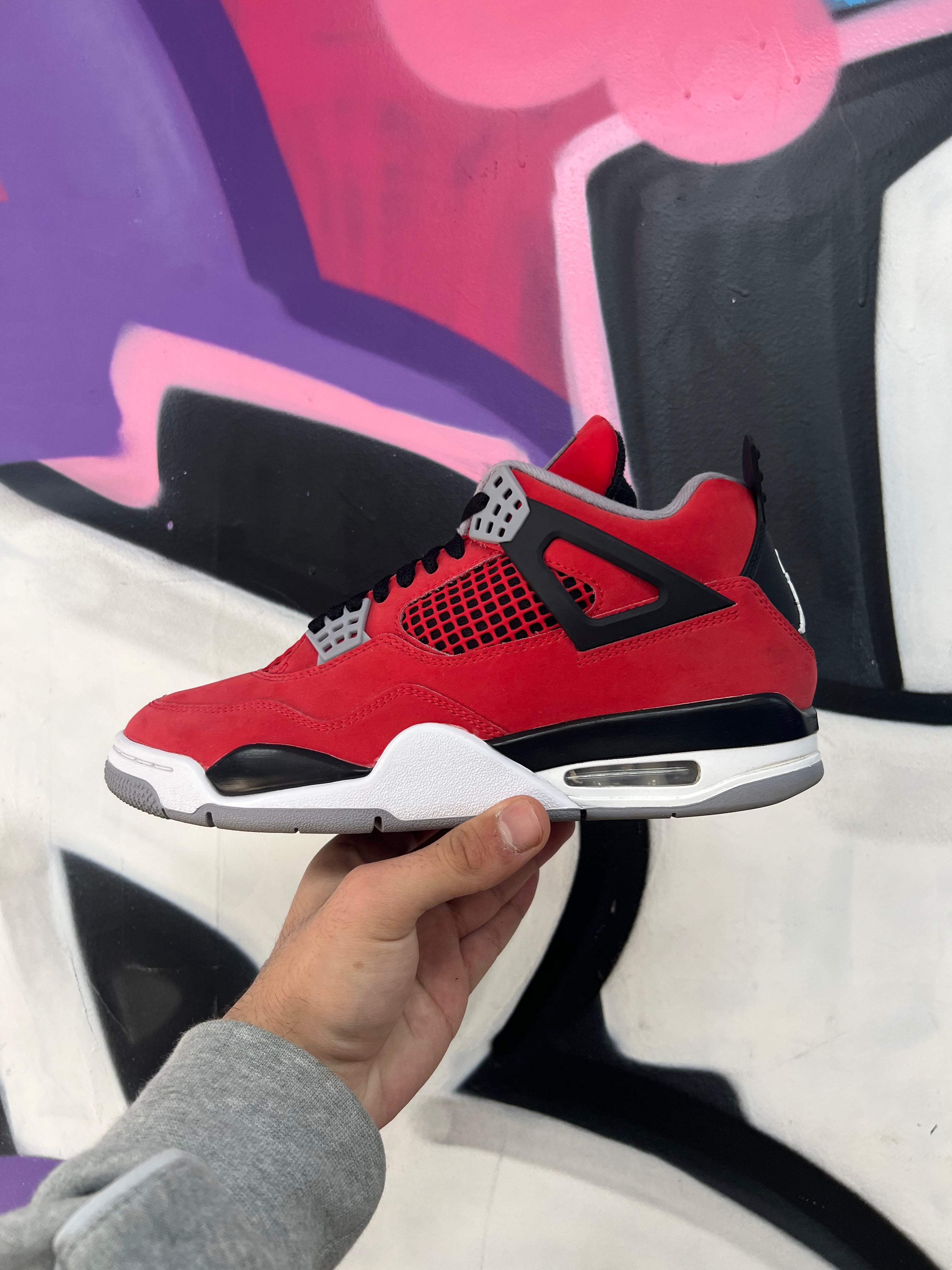 Jordan 4 Toro Sneakers