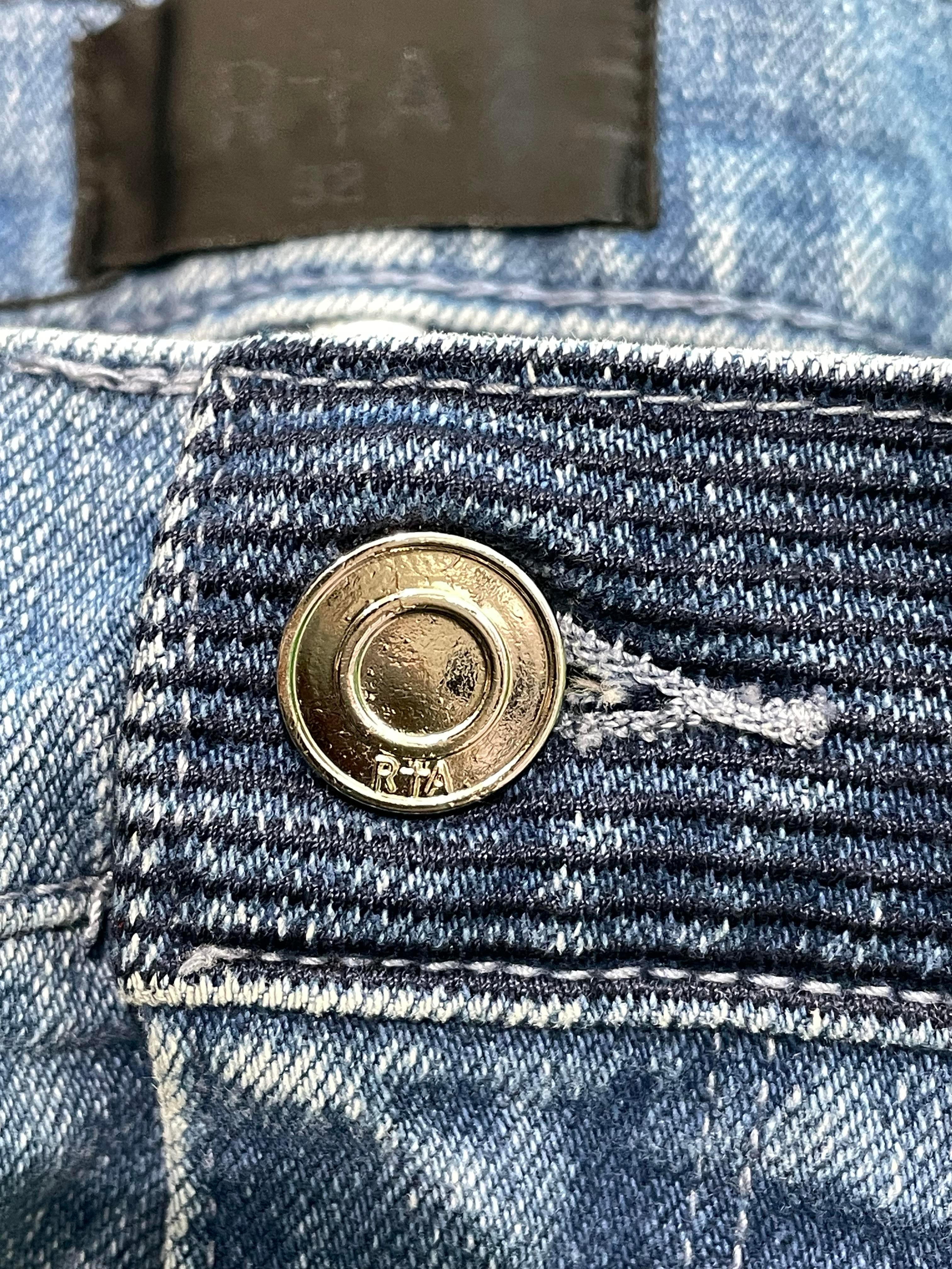 RTA Zipper Knee Patch Light Wash Blue Jeans