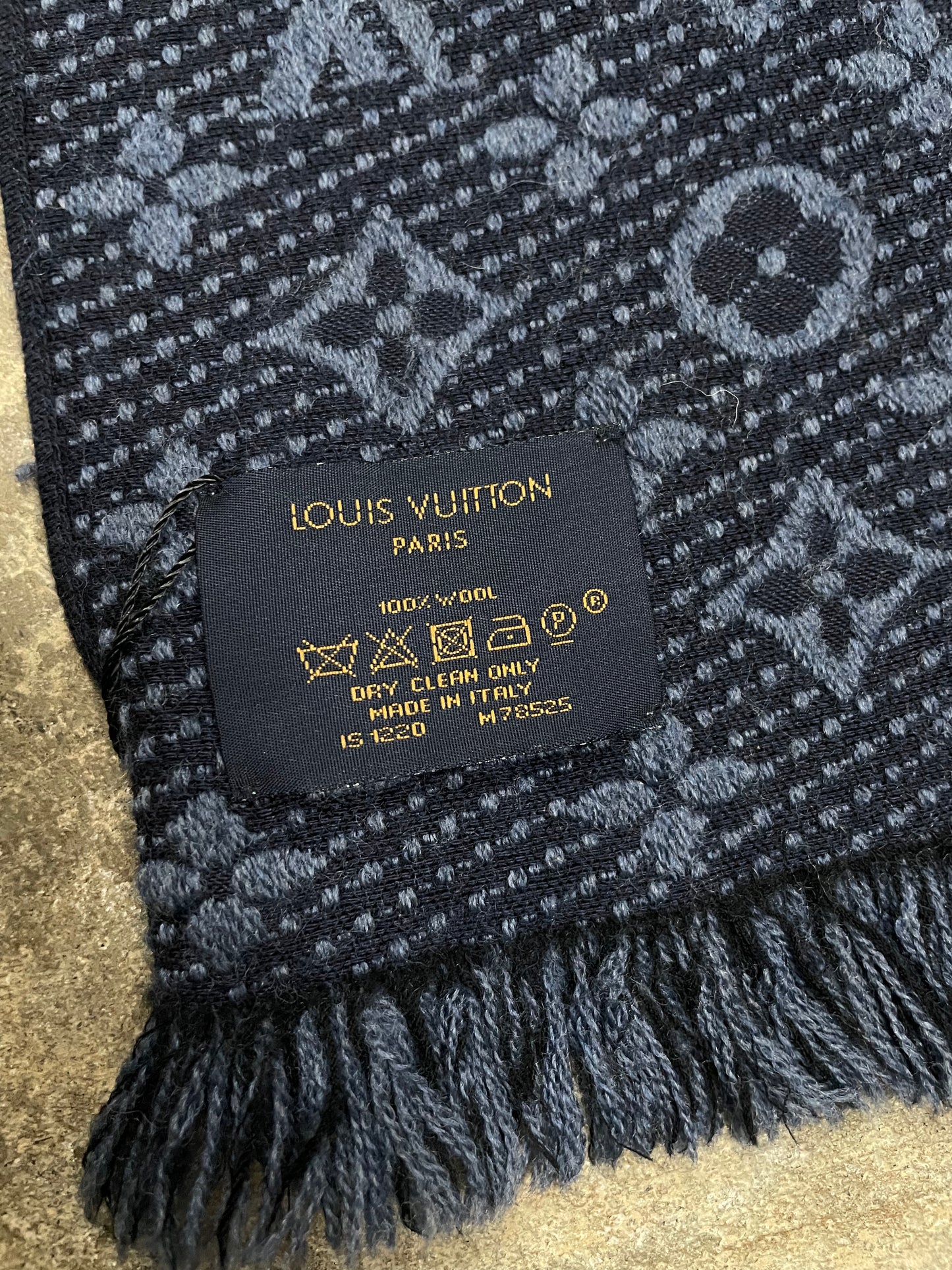 LV Scarf Grey Navy Used OS