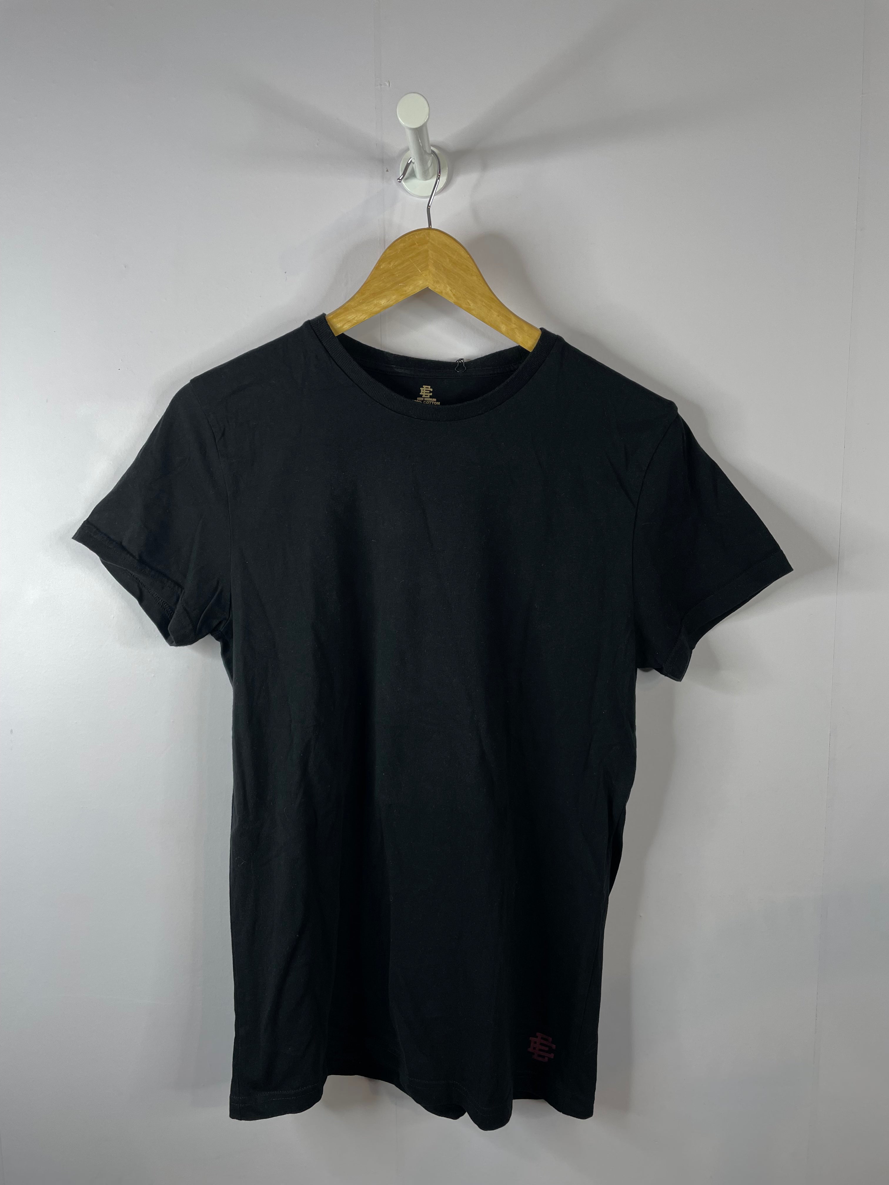 EE Tee Black Plain Used Medium